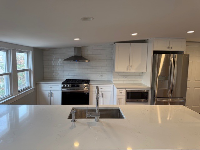 3737 N Oconto Avenue Unit: 2