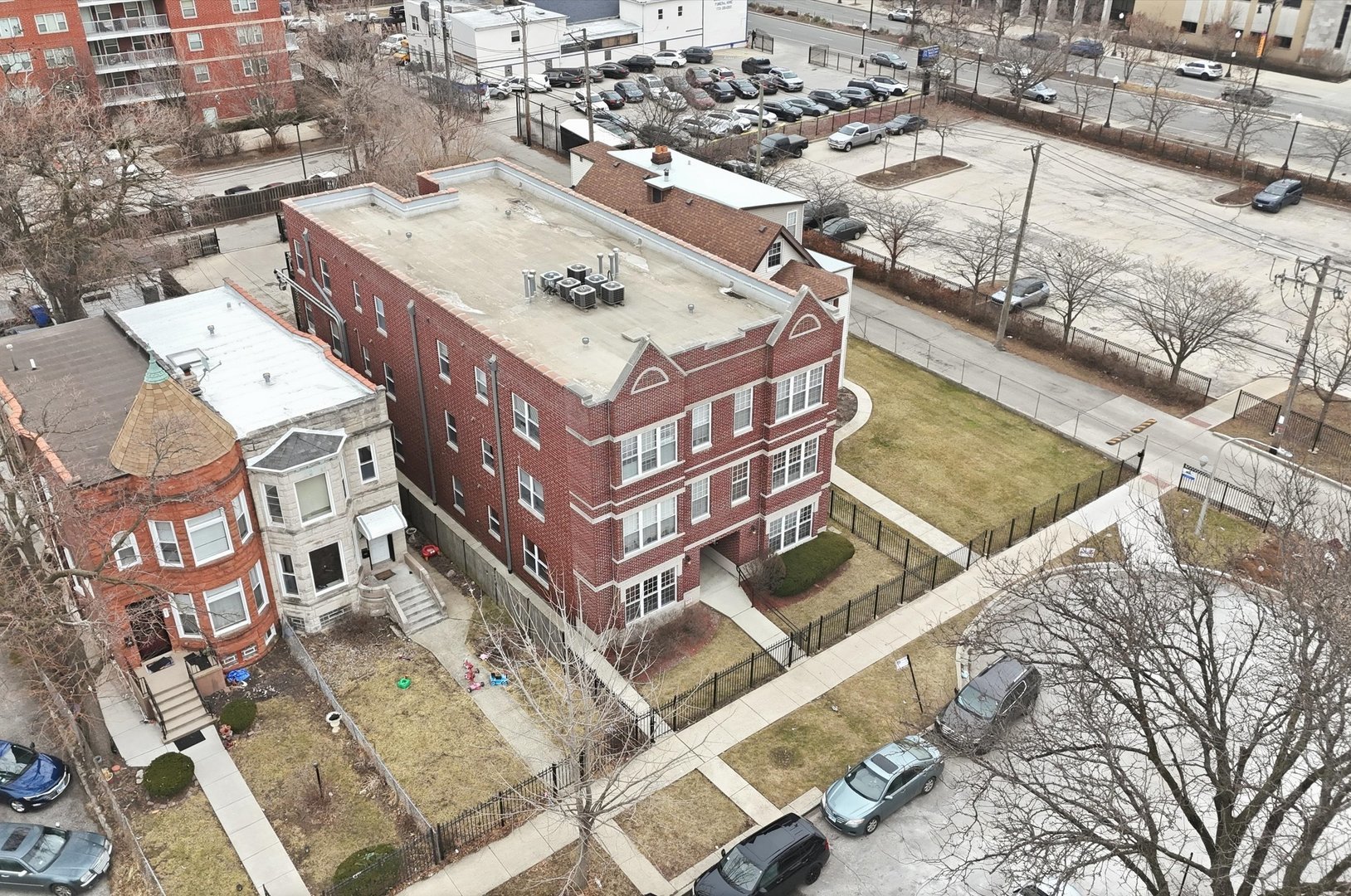 25 N Menard Avenue Unit: 2S