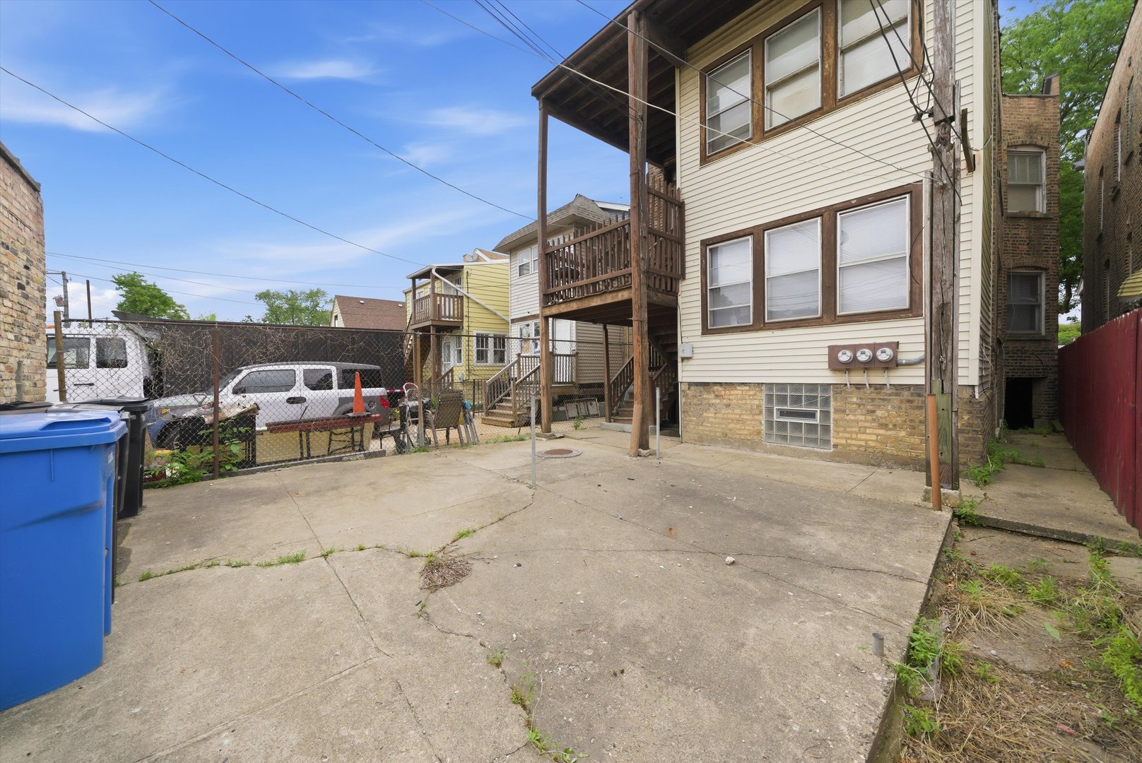 830 N DRAKE Avenue