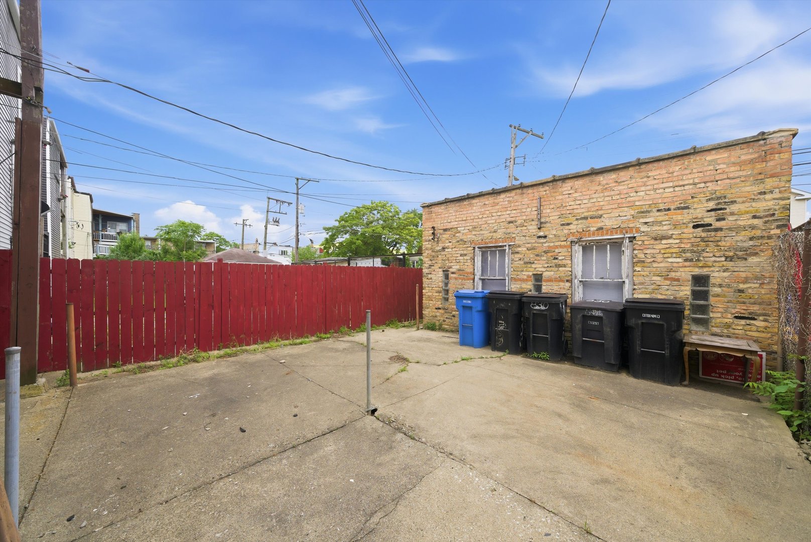 830 N DRAKE Avenue