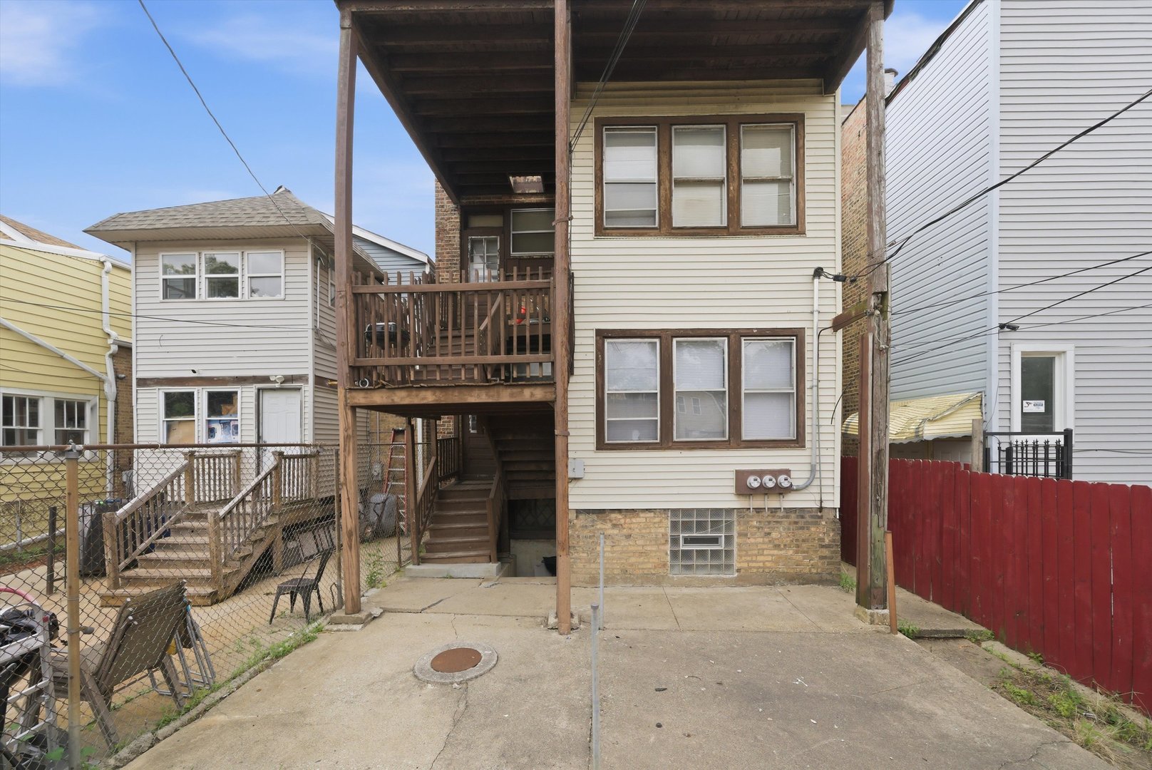 830 N DRAKE Avenue