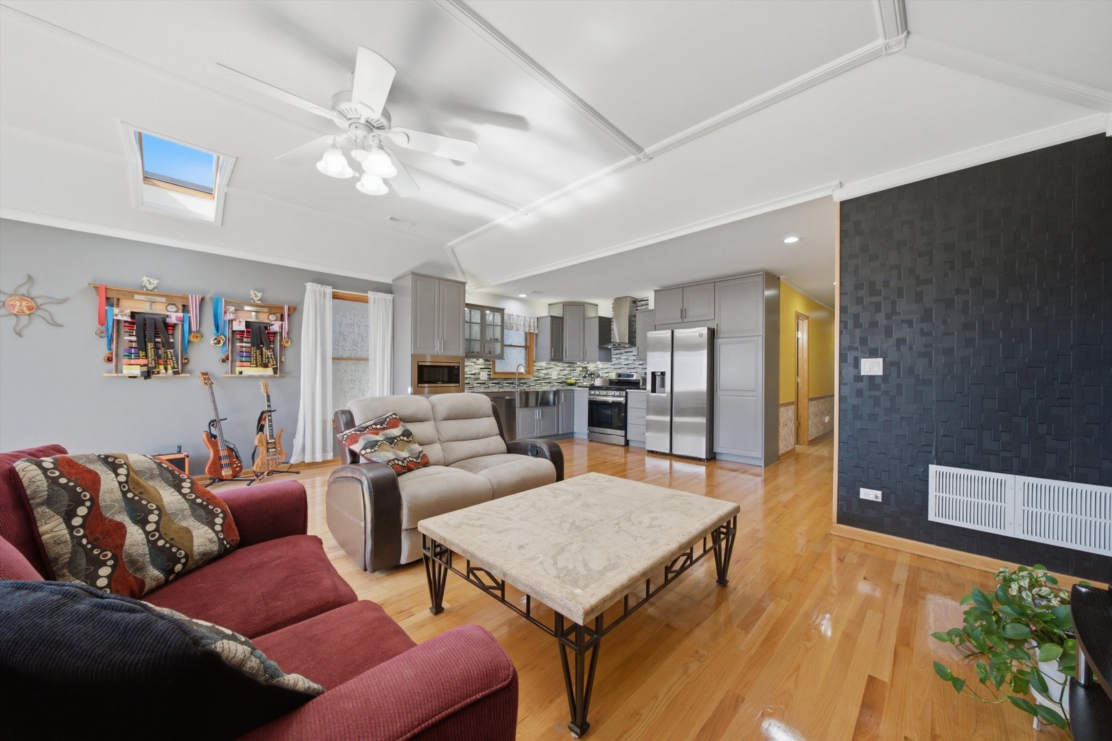 2528 N Harlem Avenue Unit: 3