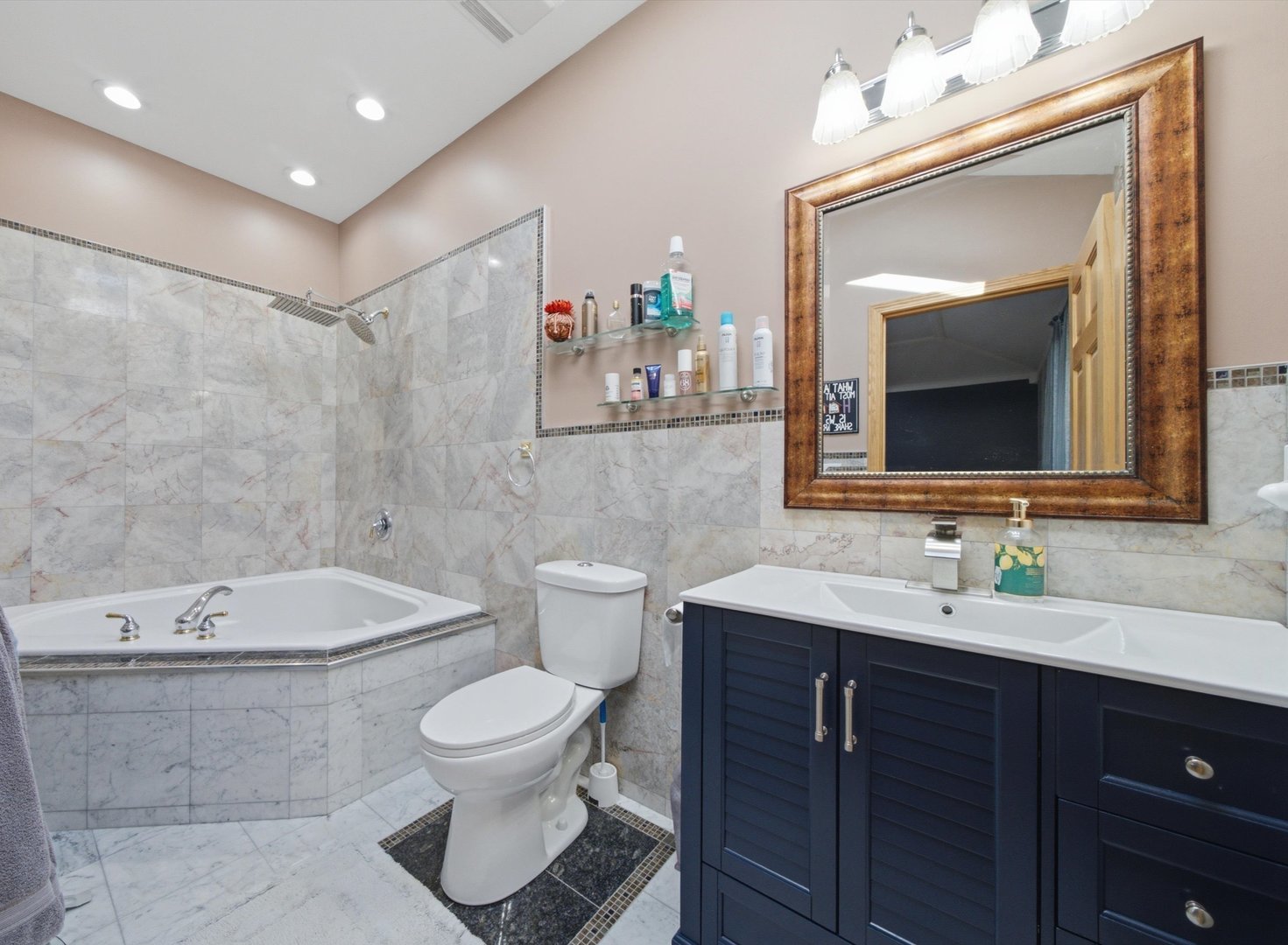 2528 N Harlem Avenue Unit: 3