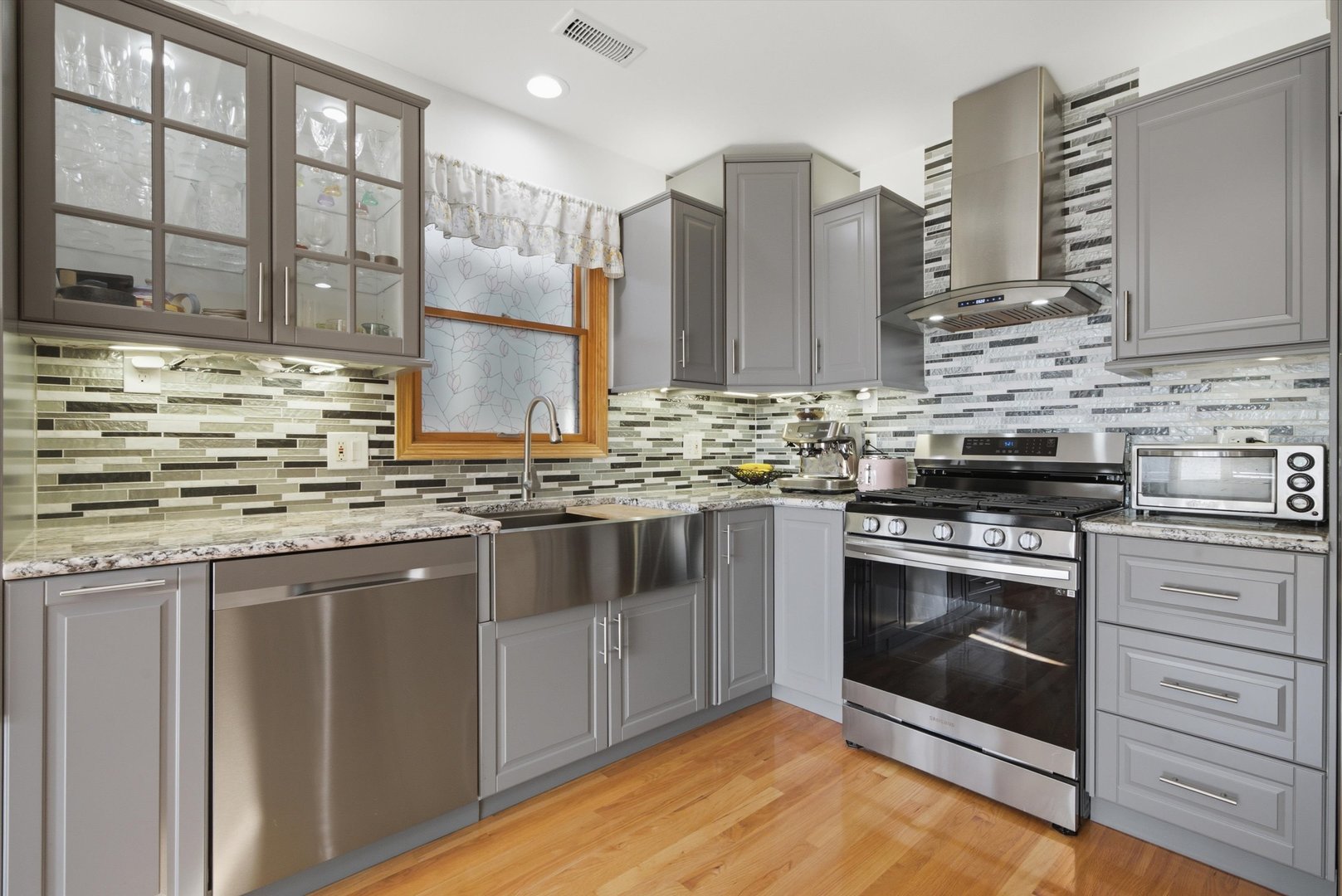 2528 N Harlem Avenue Unit: 3