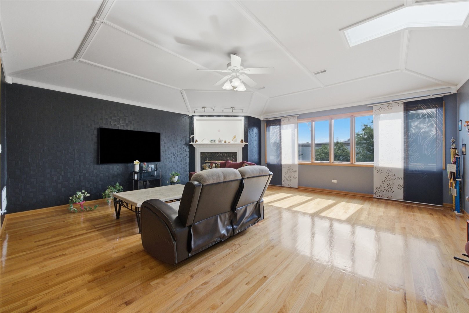 2528 N Harlem Avenue Unit: 3