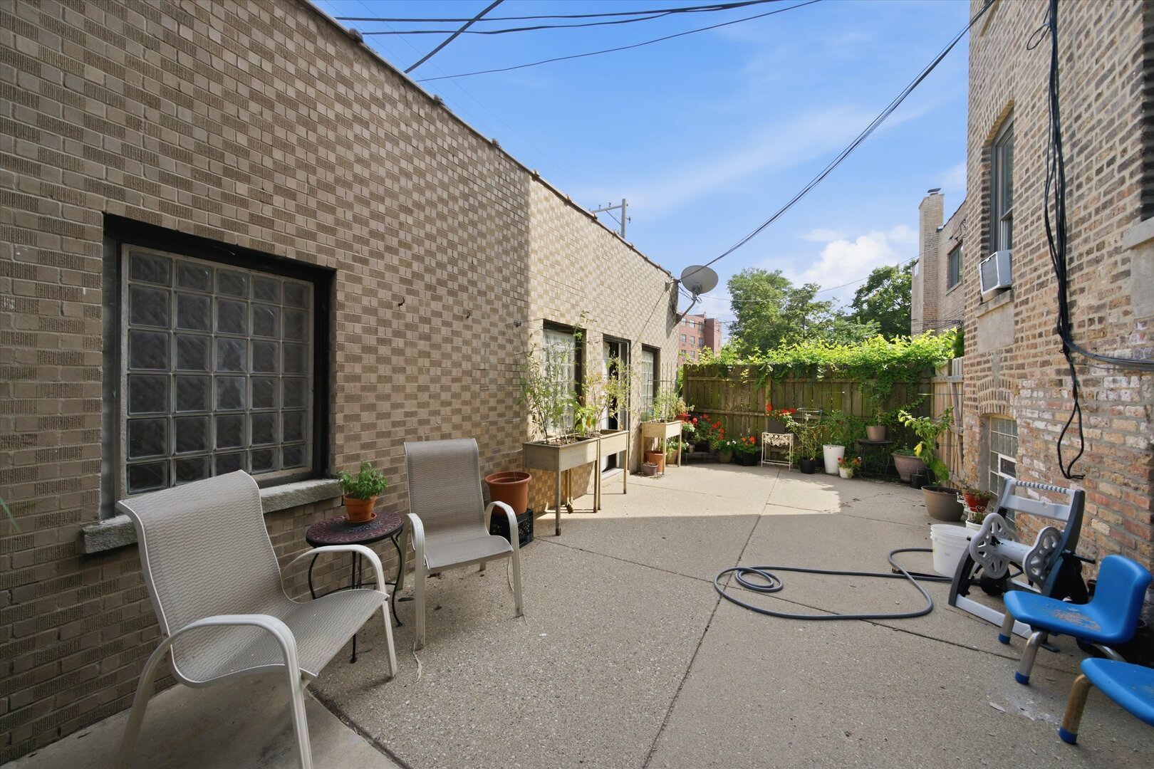 6211 N Mozart Street Unit: 2N