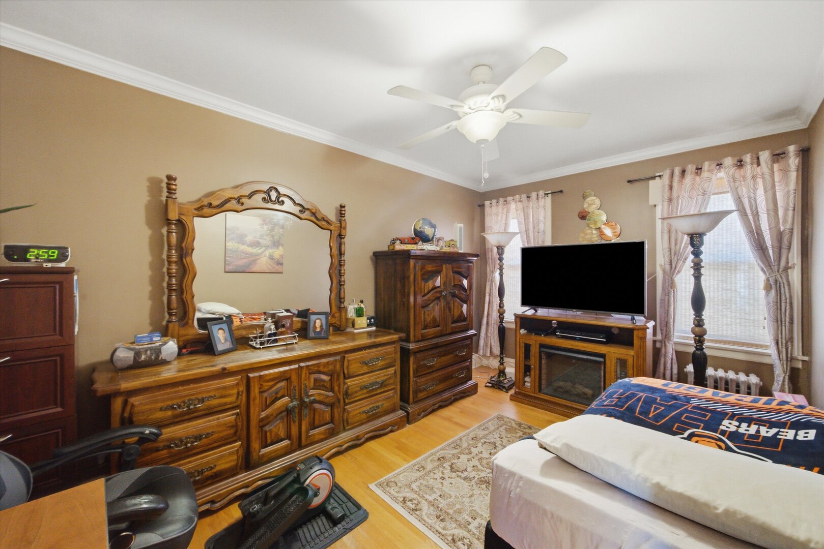 6211 N Mozart Street Unit: 2N