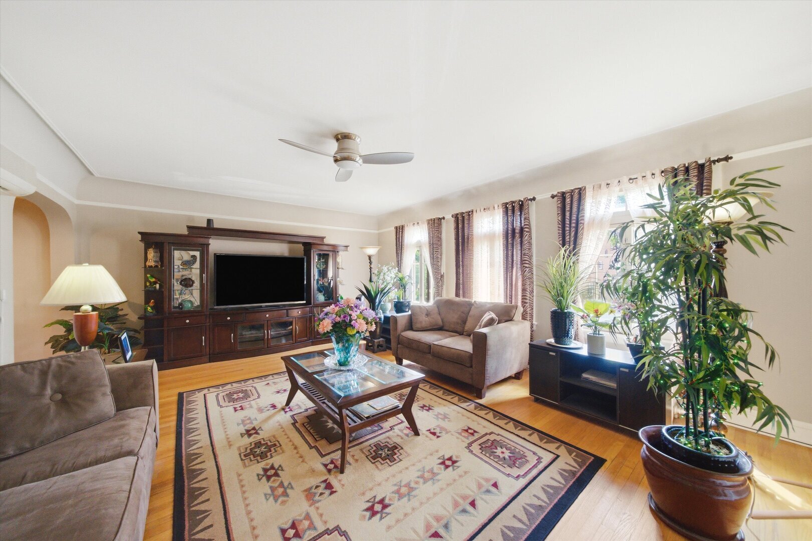 6211 N Mozart Street Unit: 2N