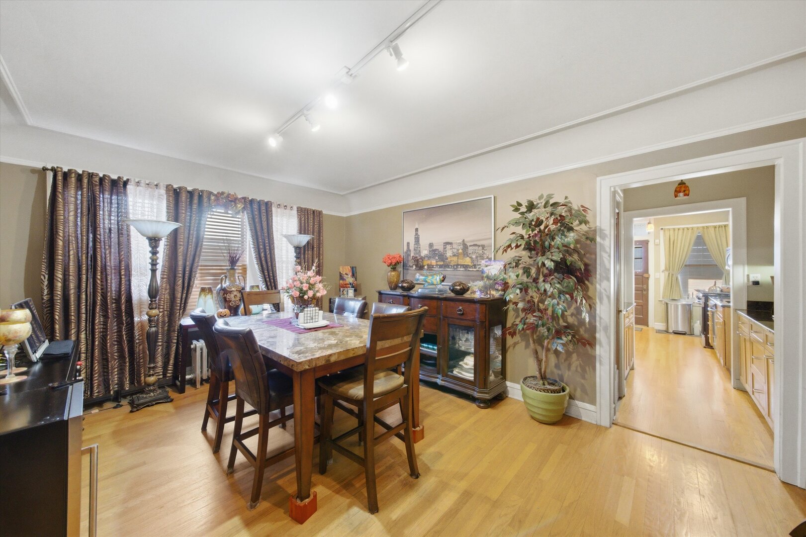 6211 N Mozart Street Unit: 2N