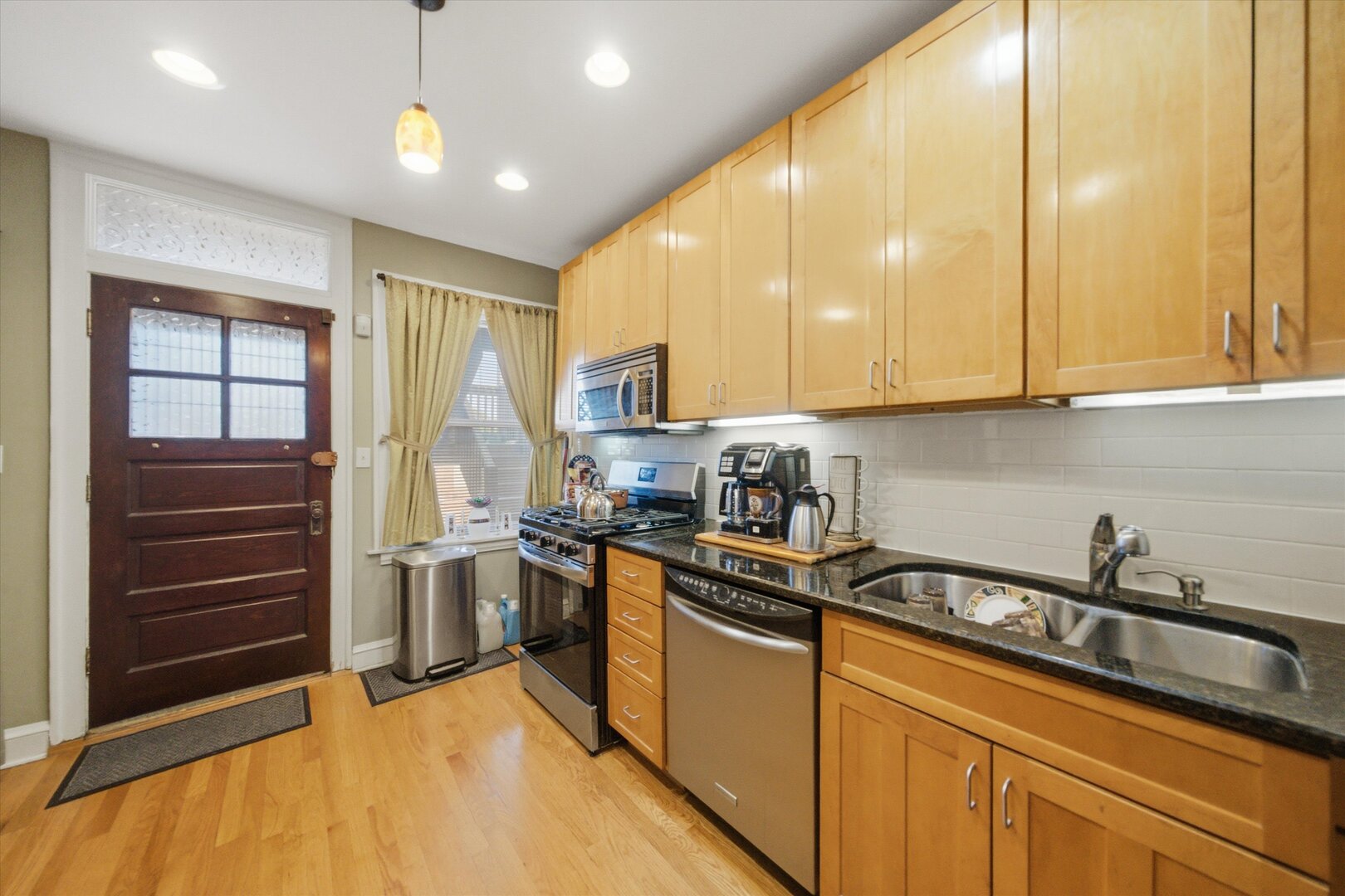 6211 N Mozart Street Unit: 2N