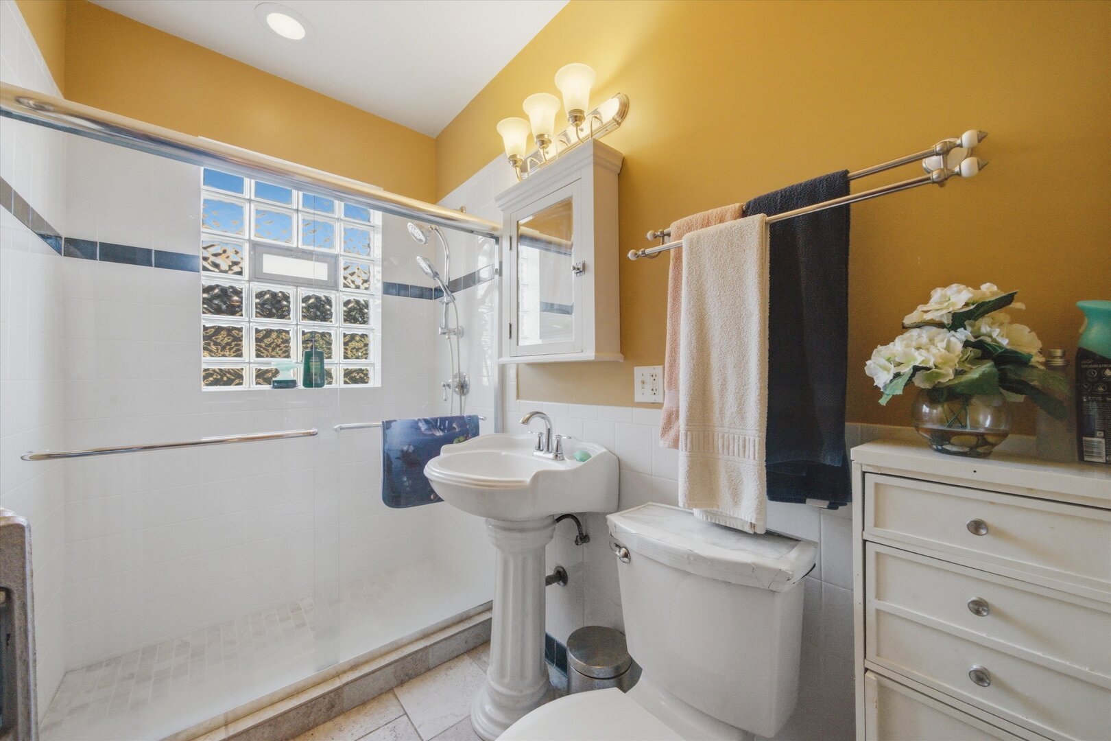 6211 N Mozart Street Unit: 2N