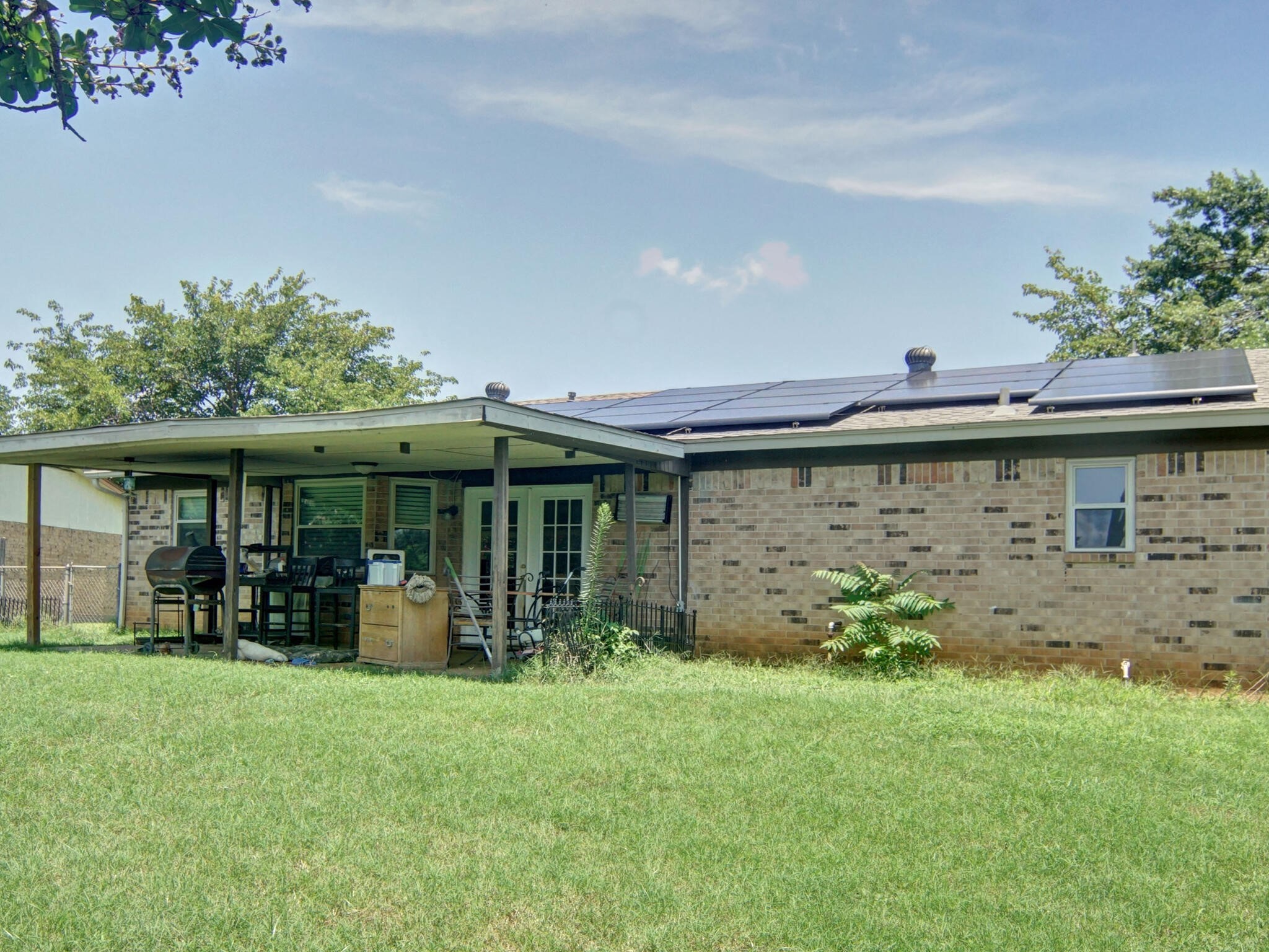 905 Redbud Street