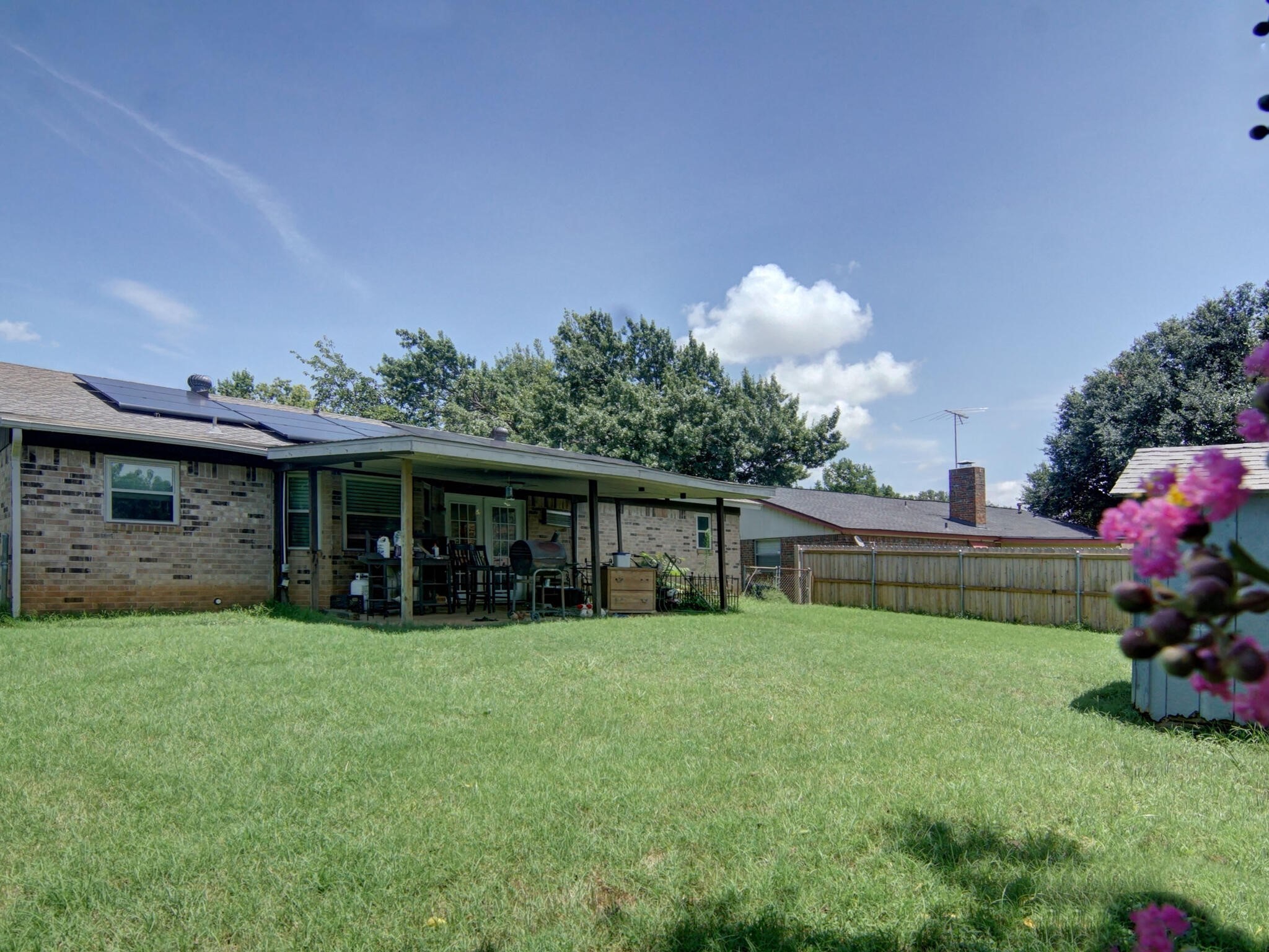 905 Redbud Street
