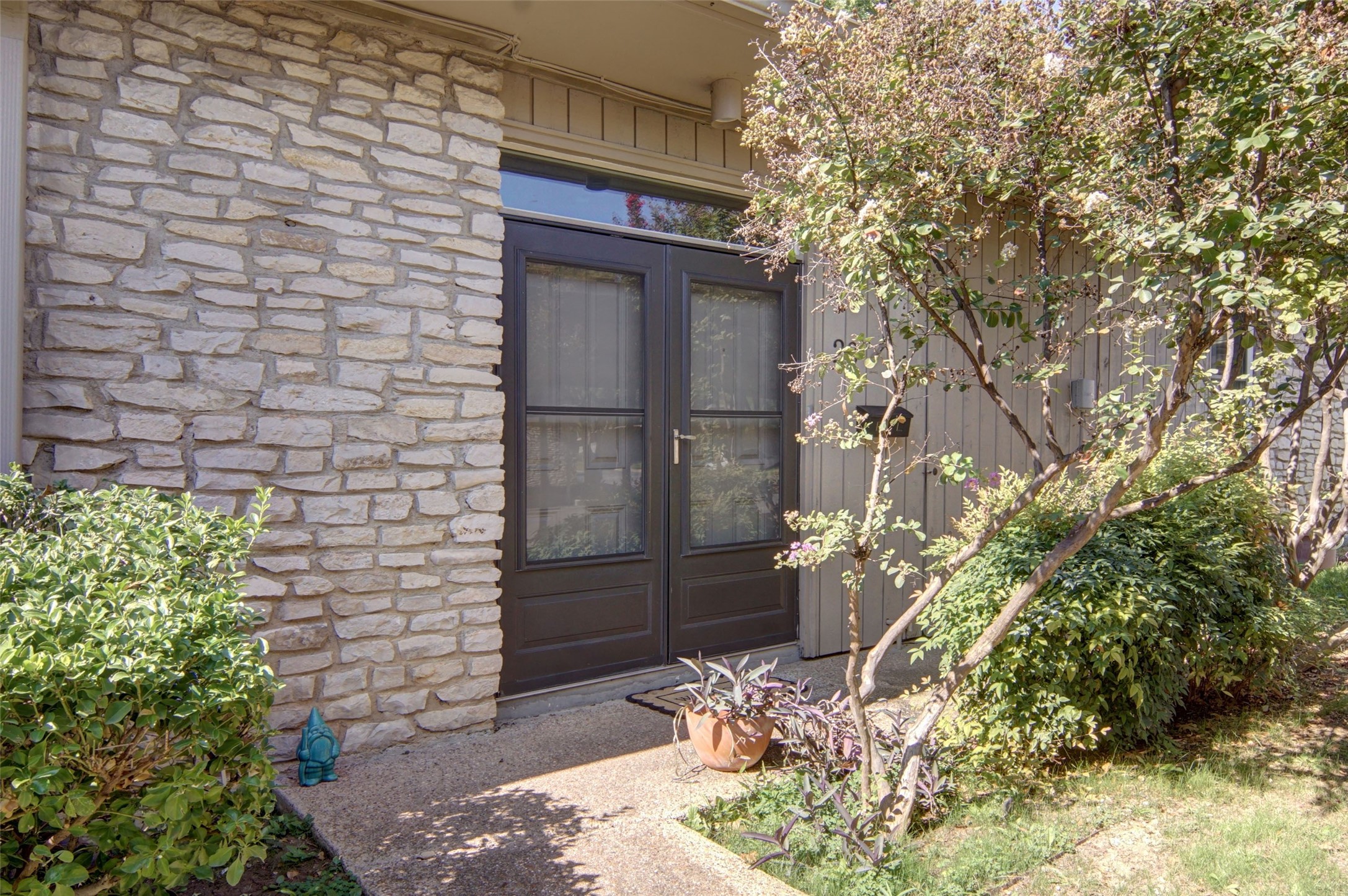 4500 Westridge Avenue 28