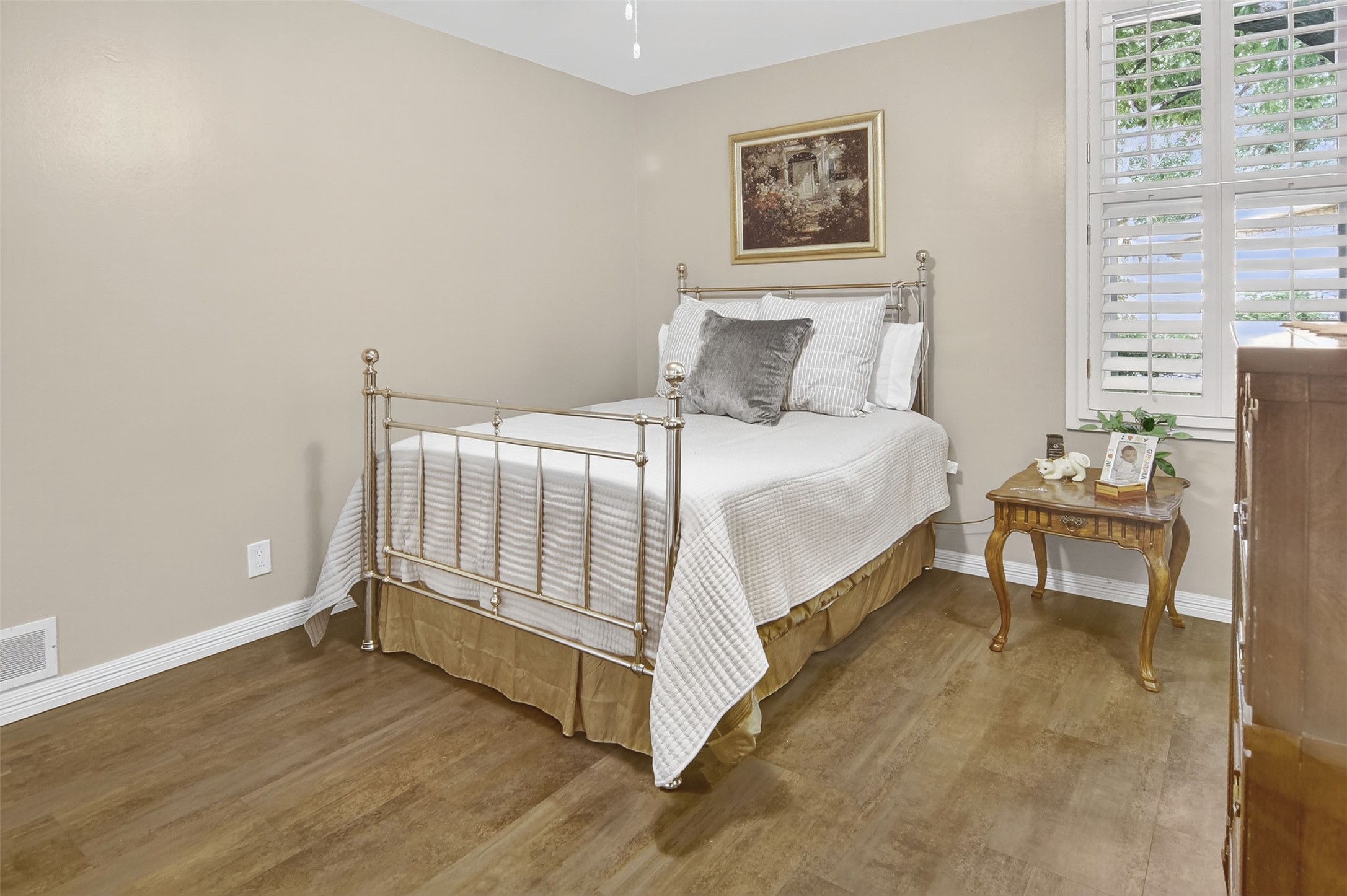 4500 Westridge Avenue 28