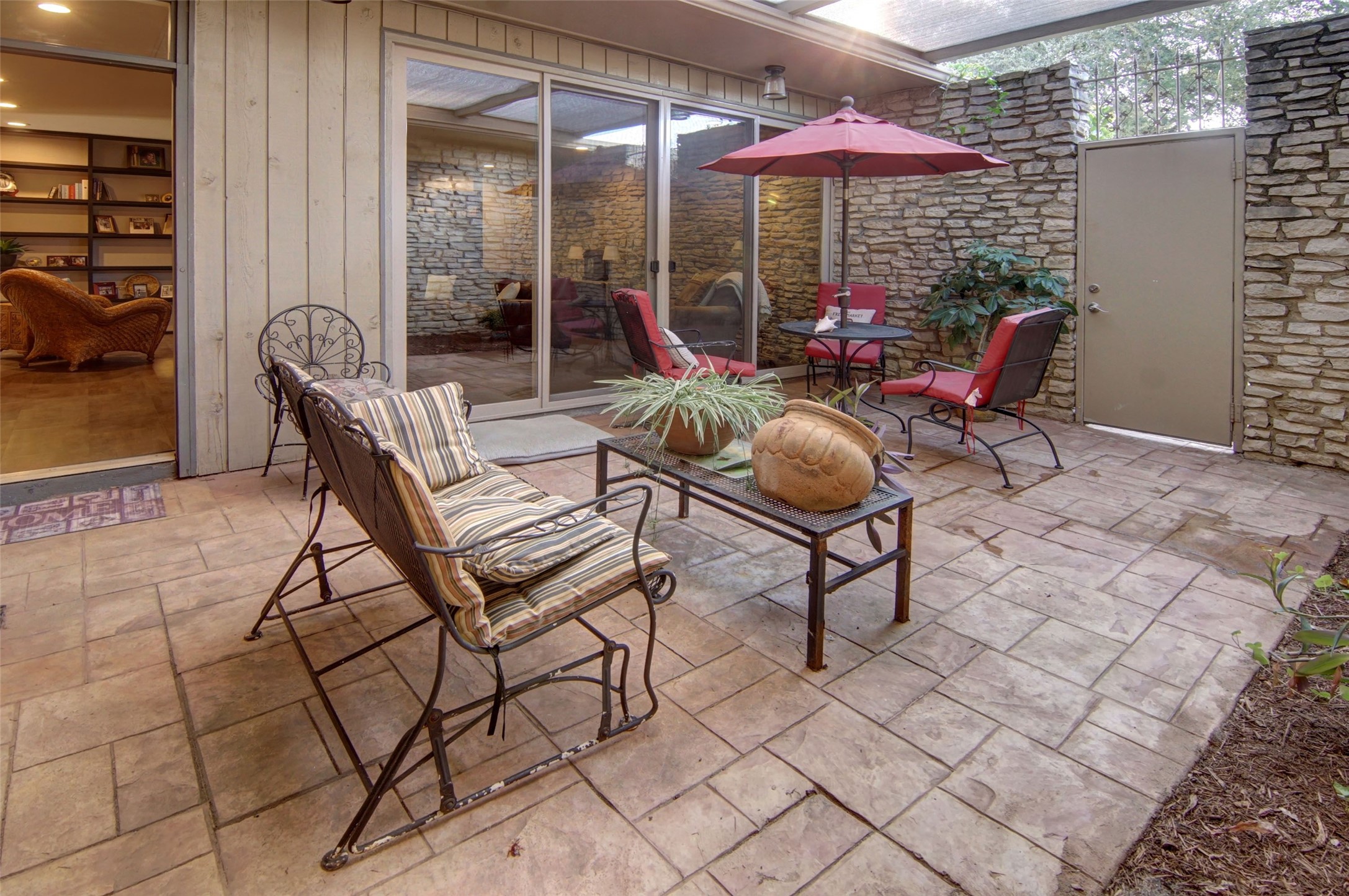 4500 Westridge Avenue 28