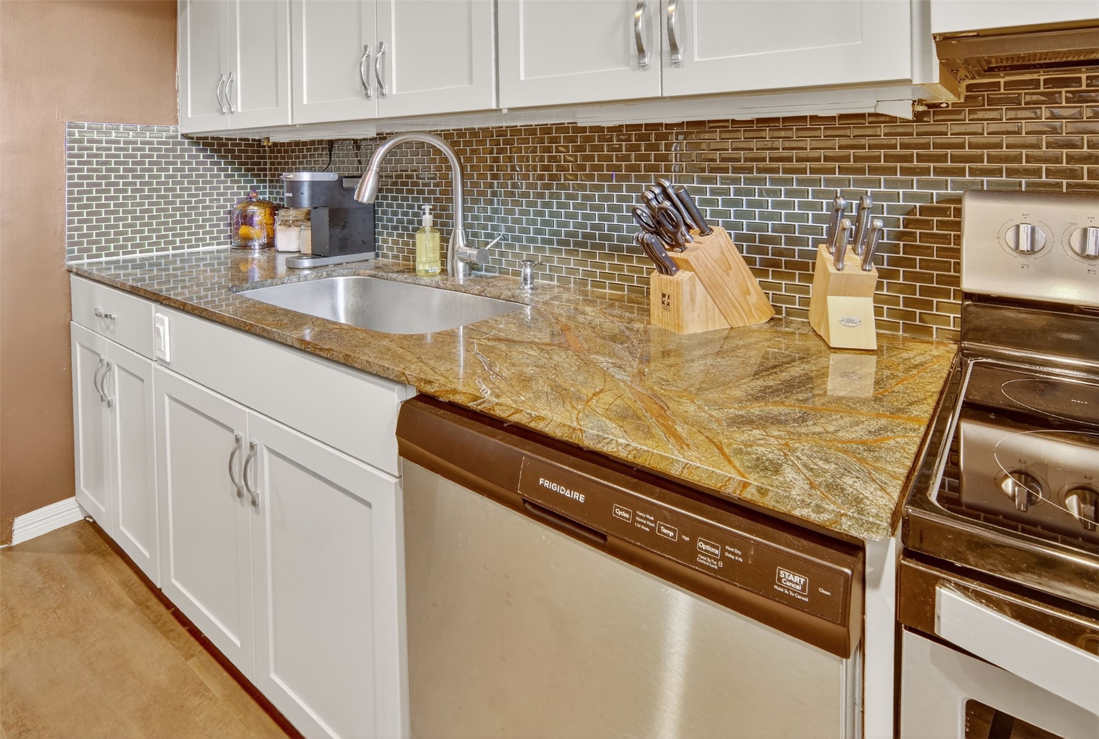 4500 Westridge Avenue 28