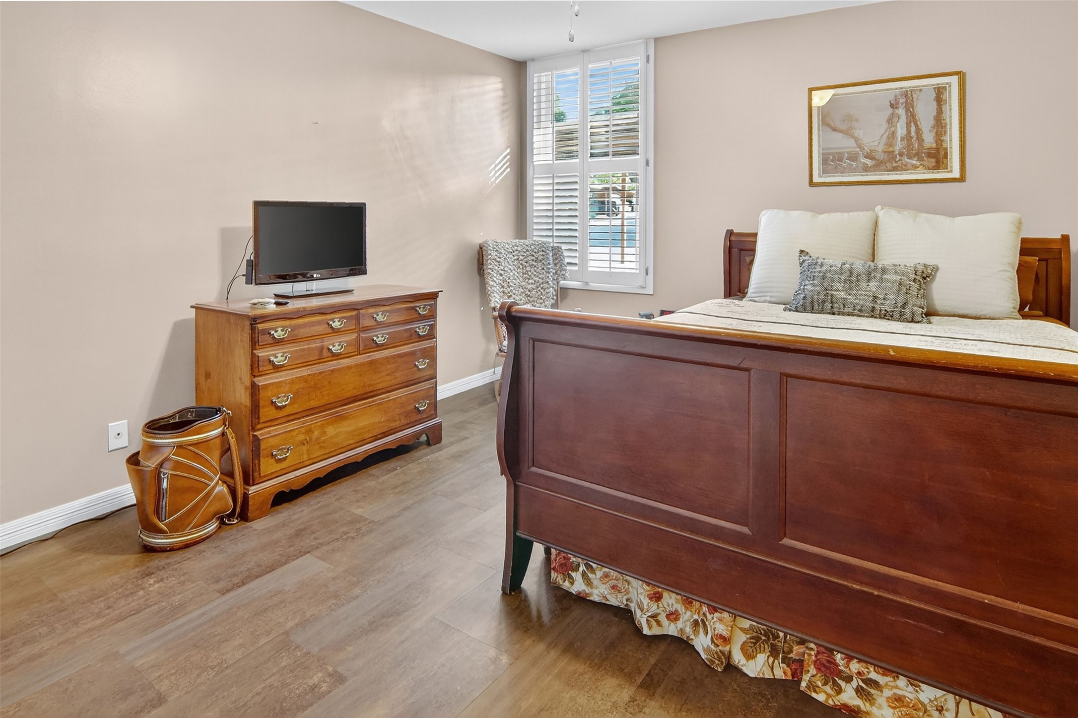 4500 Westridge Avenue 28