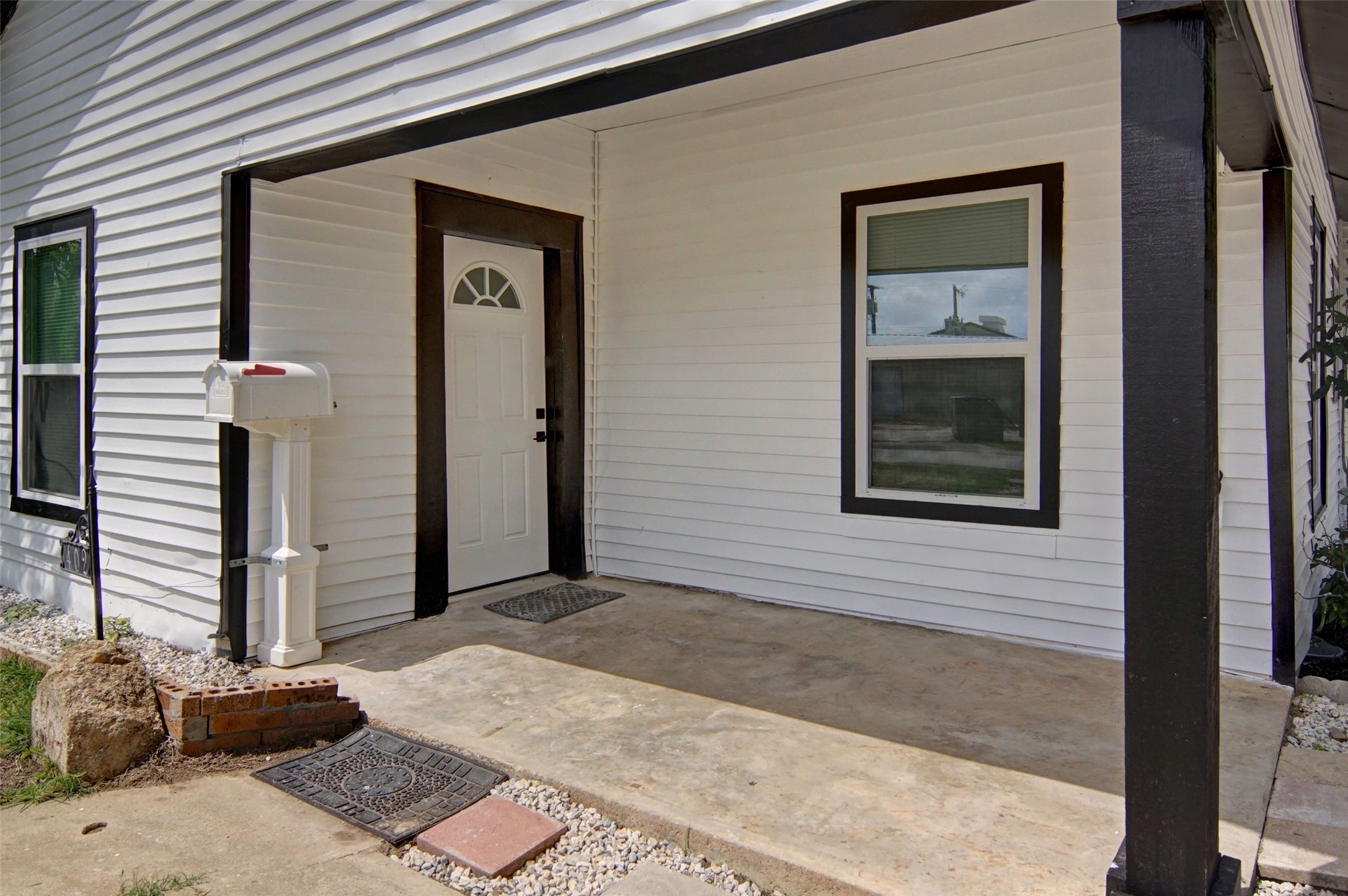 402 W Trammell Avenue