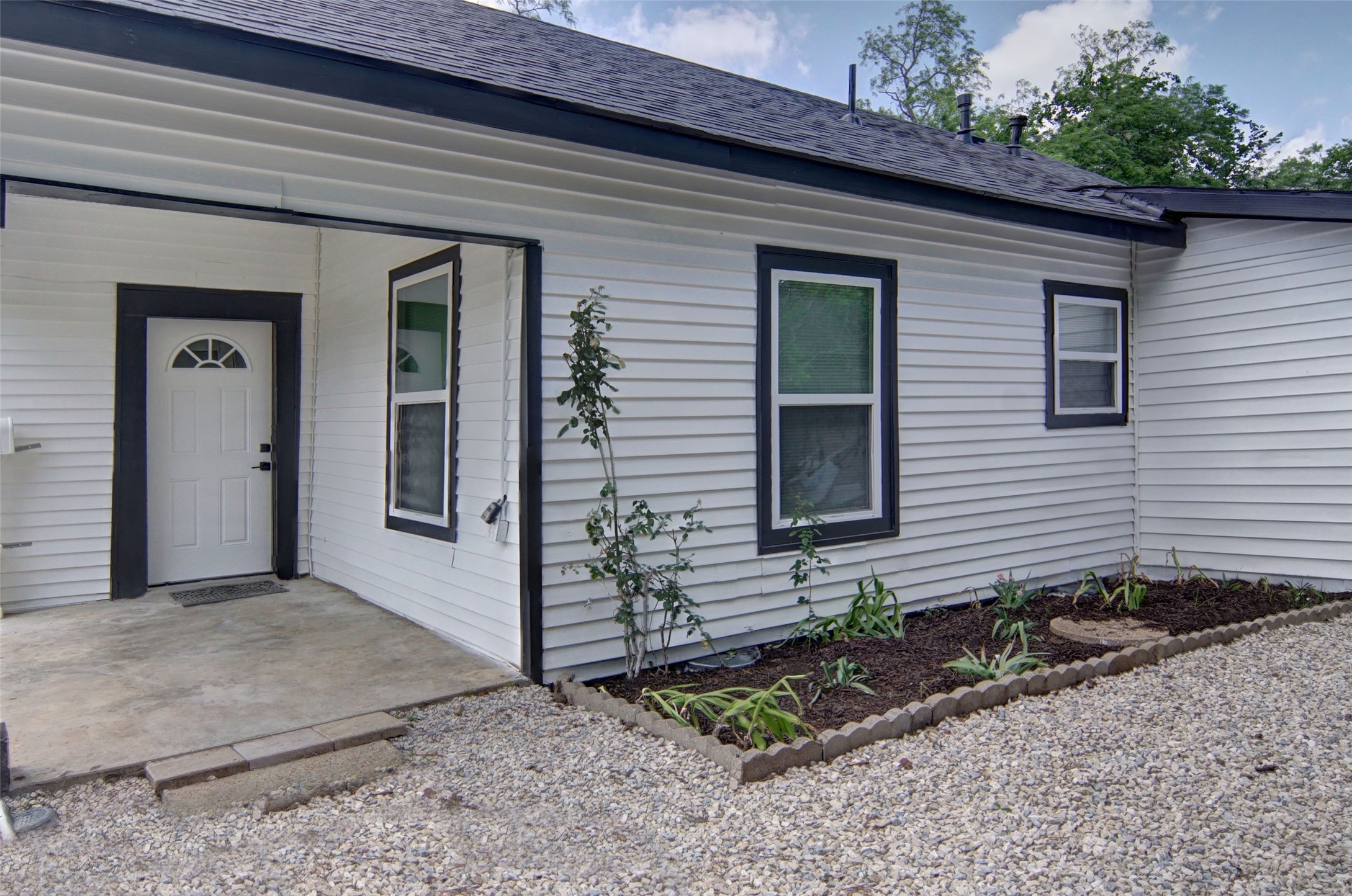 402 W Trammell Avenue