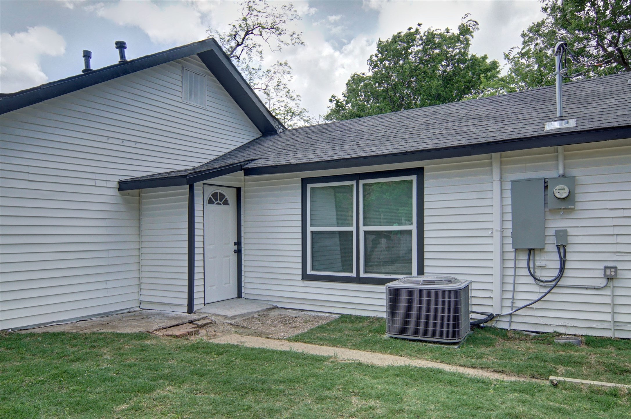 402 W Trammell Avenue