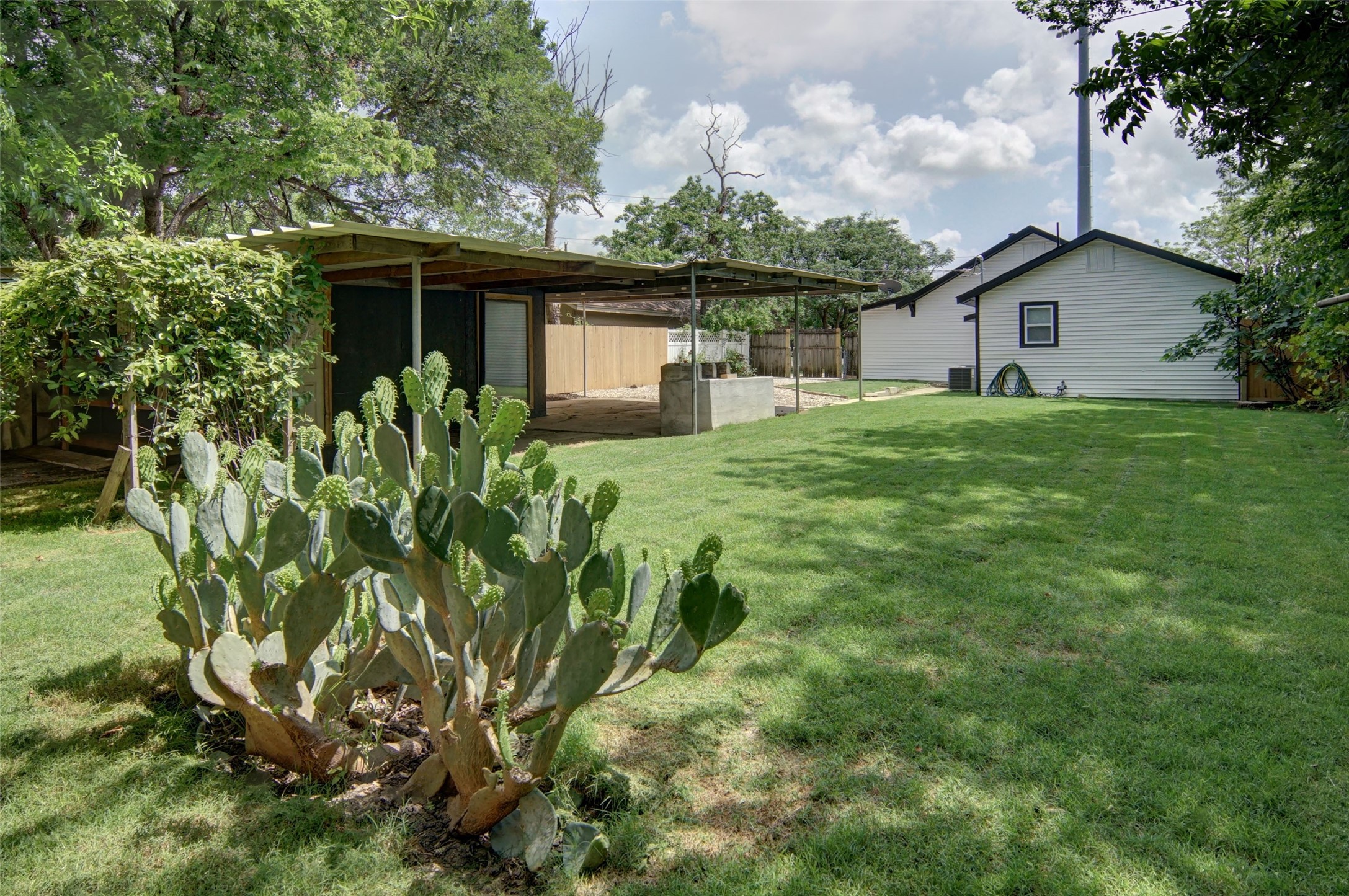 402 W Trammell Avenue