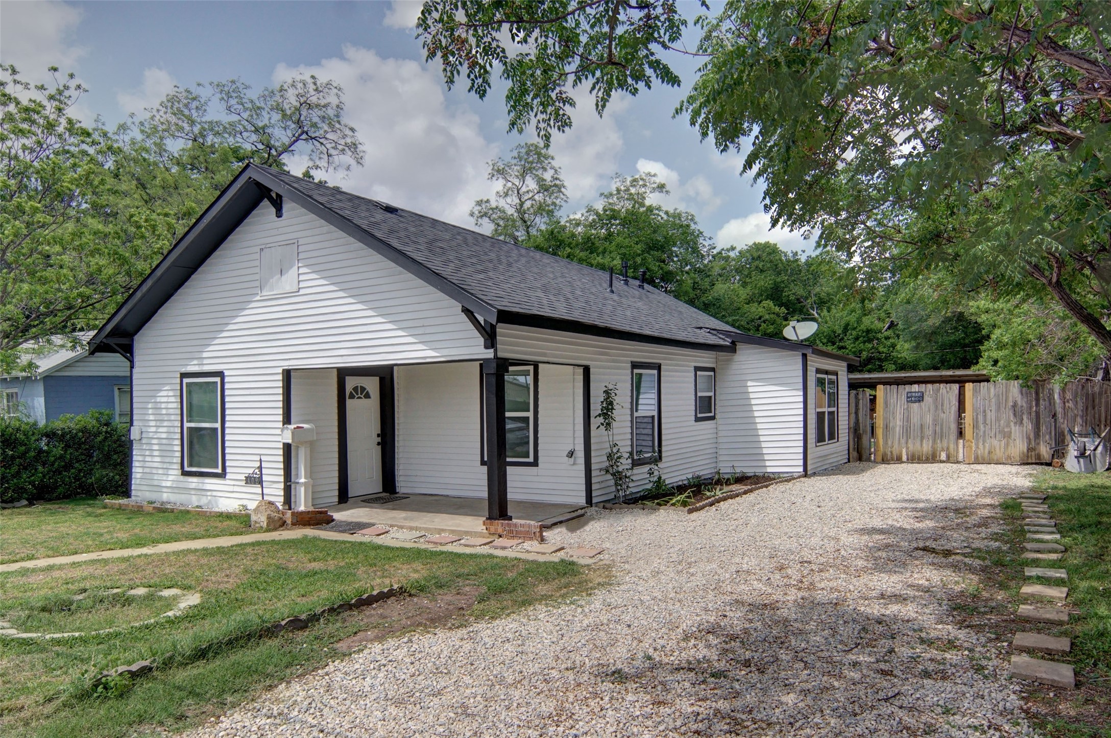 402 W Trammell Avenue