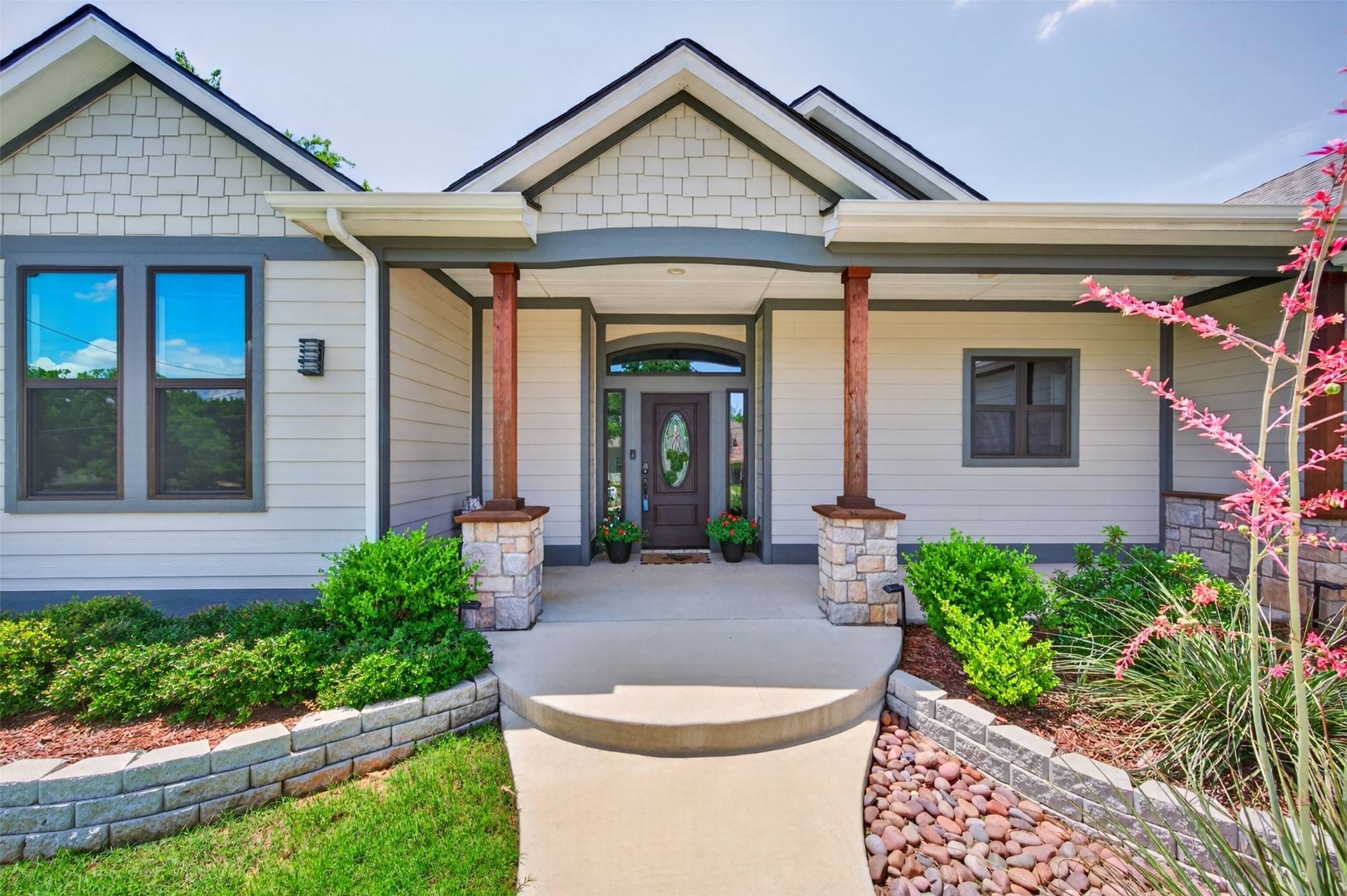 815 W Ball Street