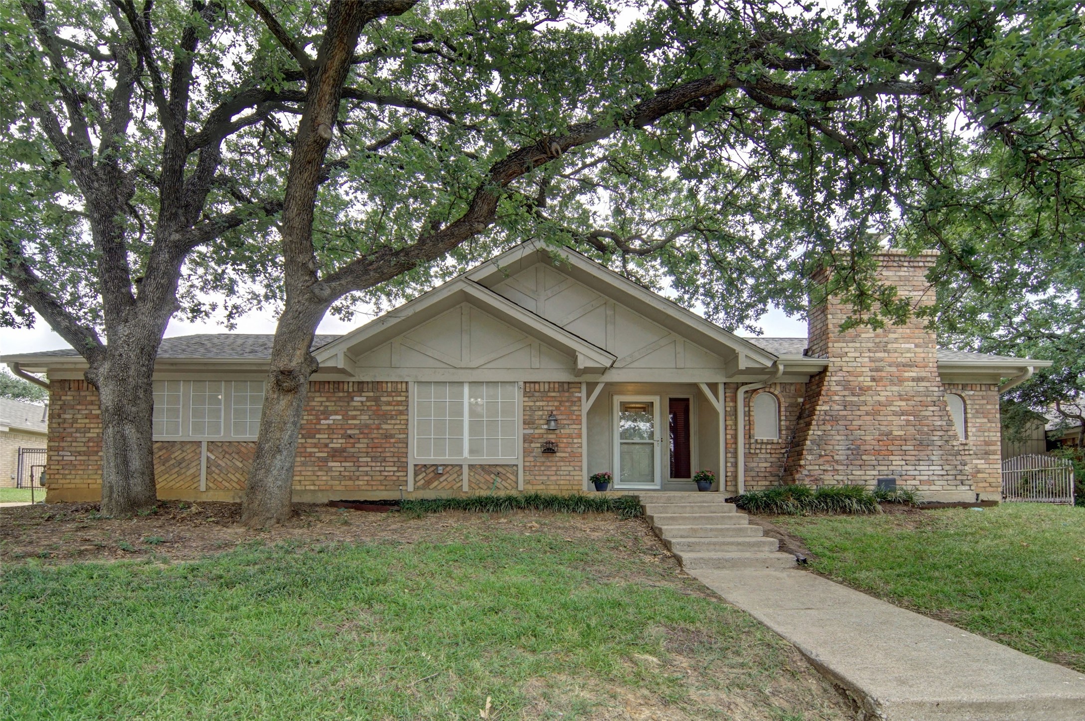 2208 Cambridge Drive
