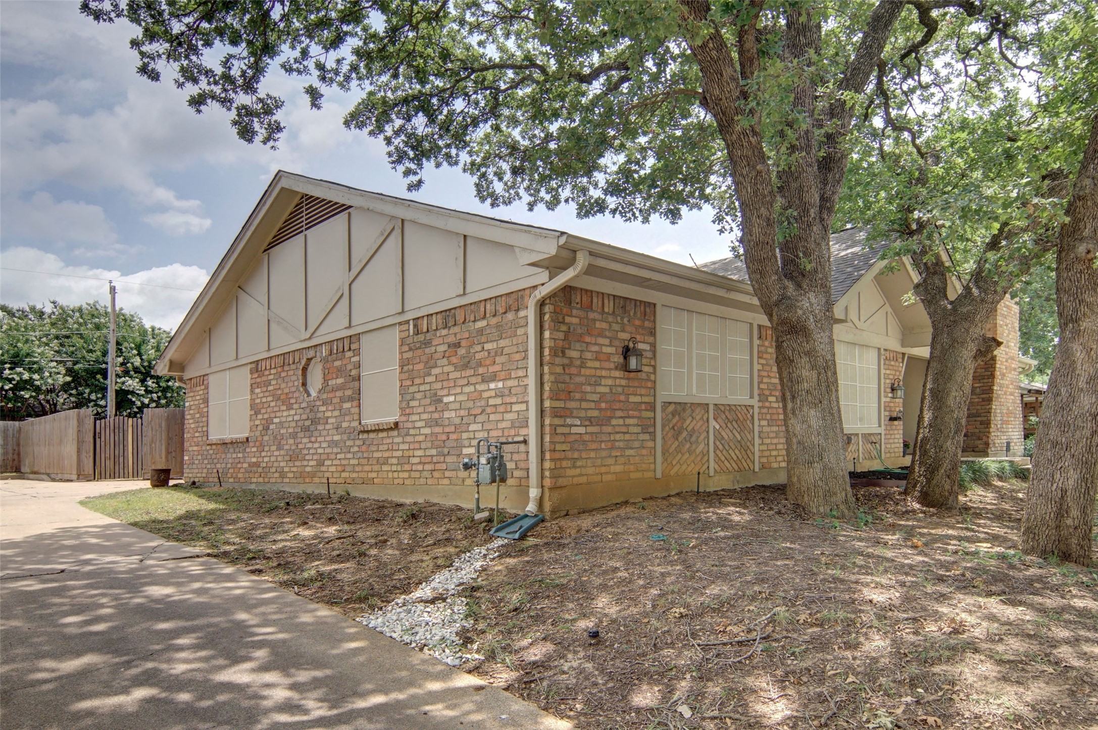 2208 Cambridge Drive