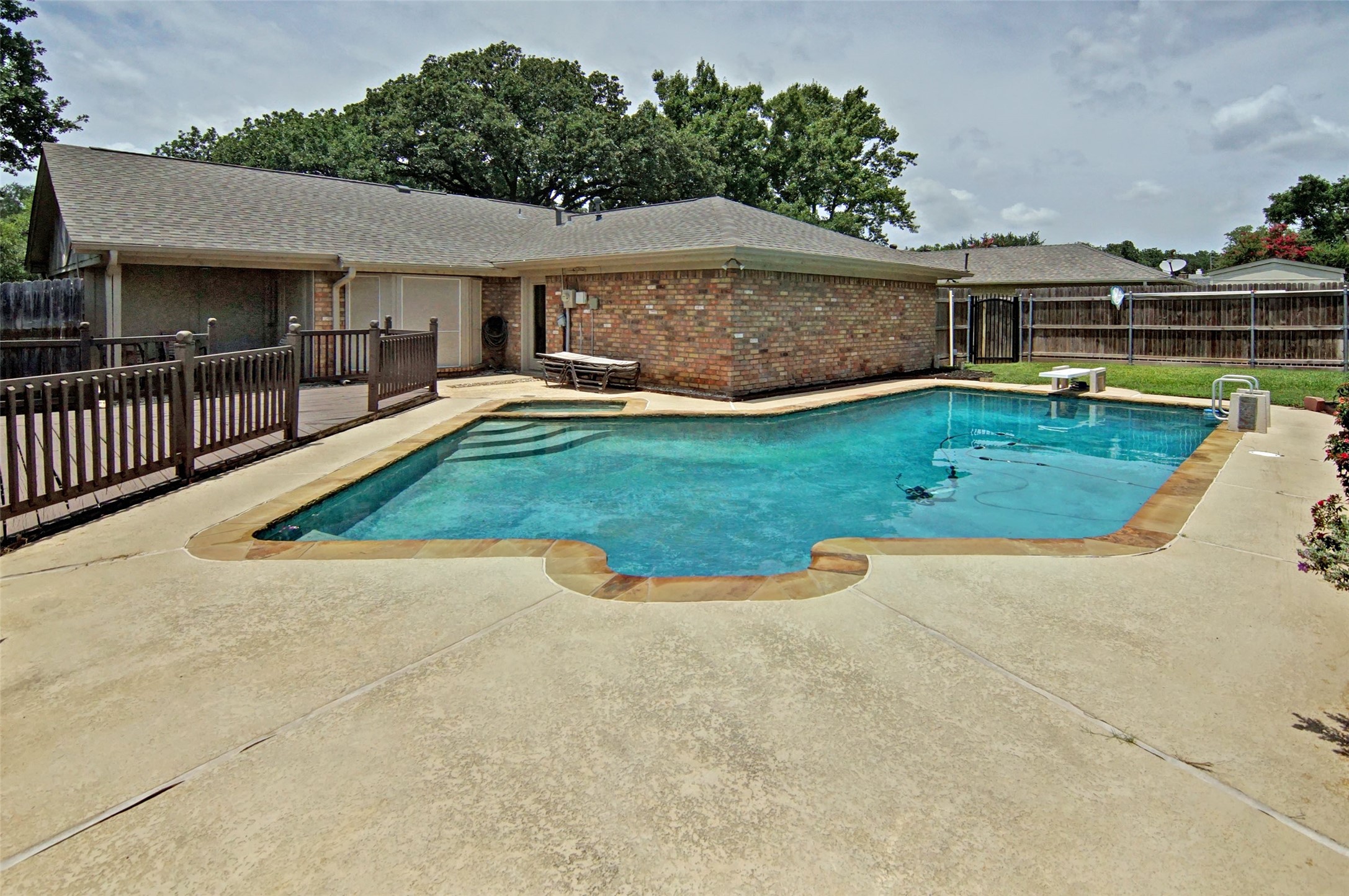 2208 Cambridge Drive