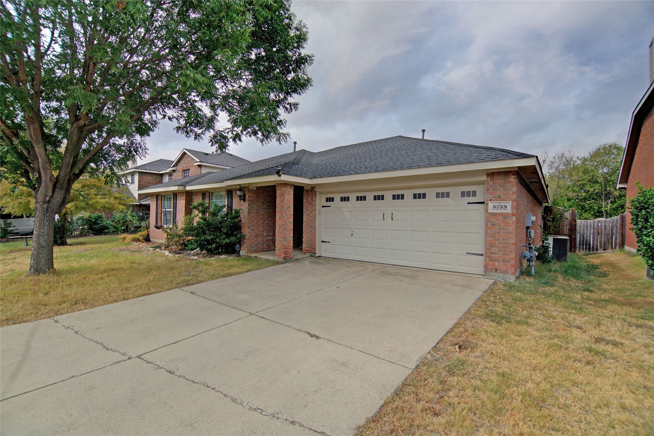 5725 Lionfish Way