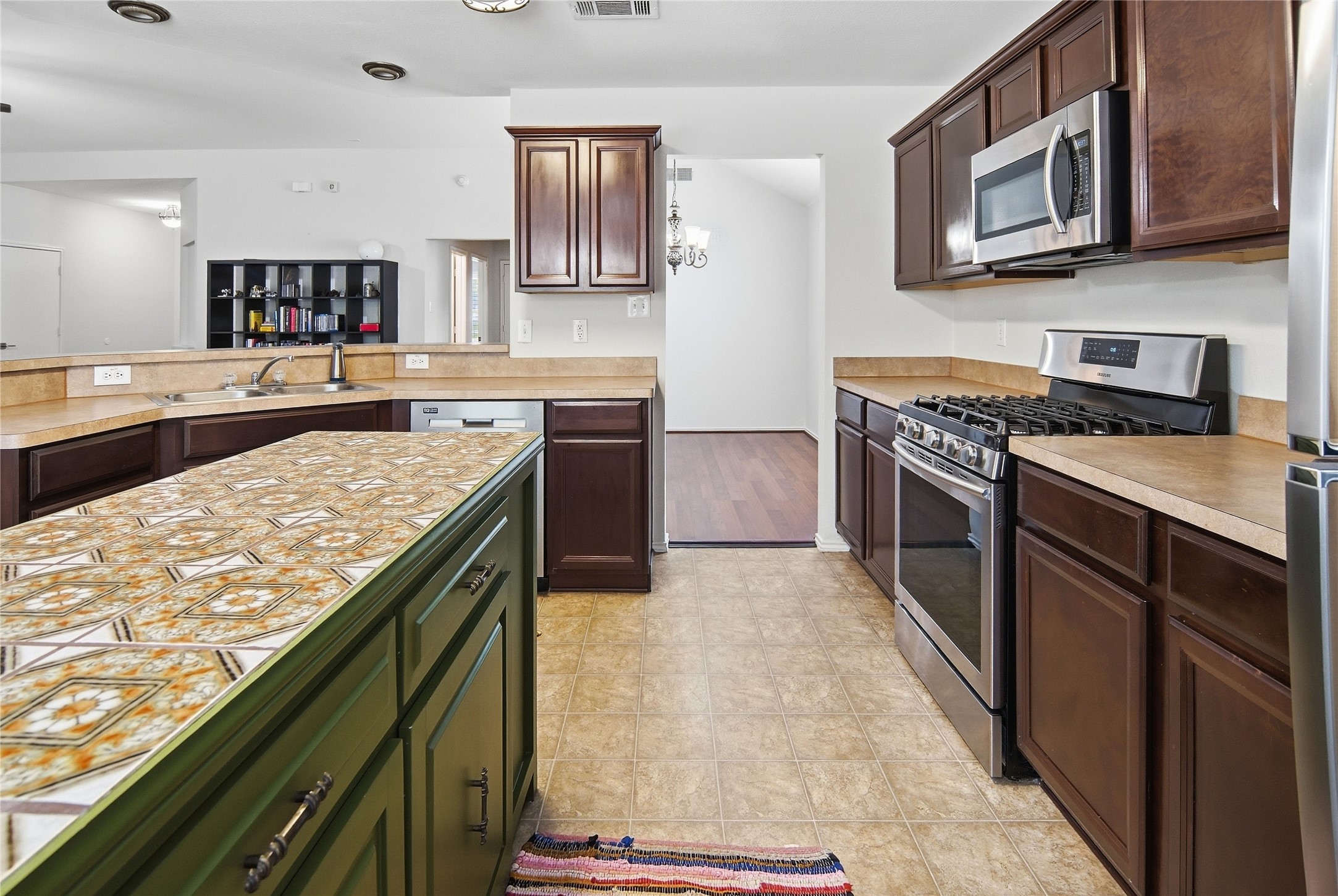 5725 Lionfish Way