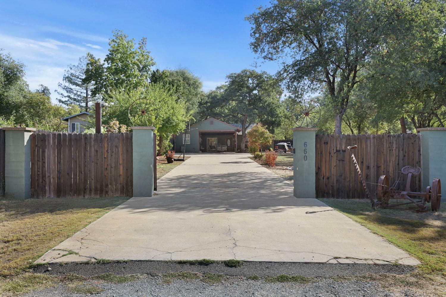 660 Bowman Way