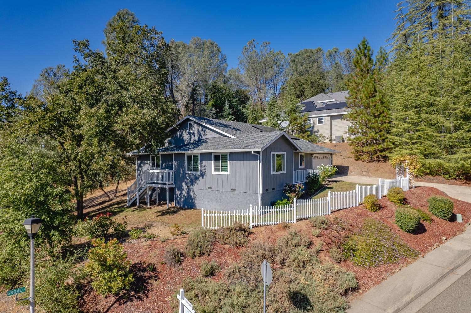 1215 Grove Court