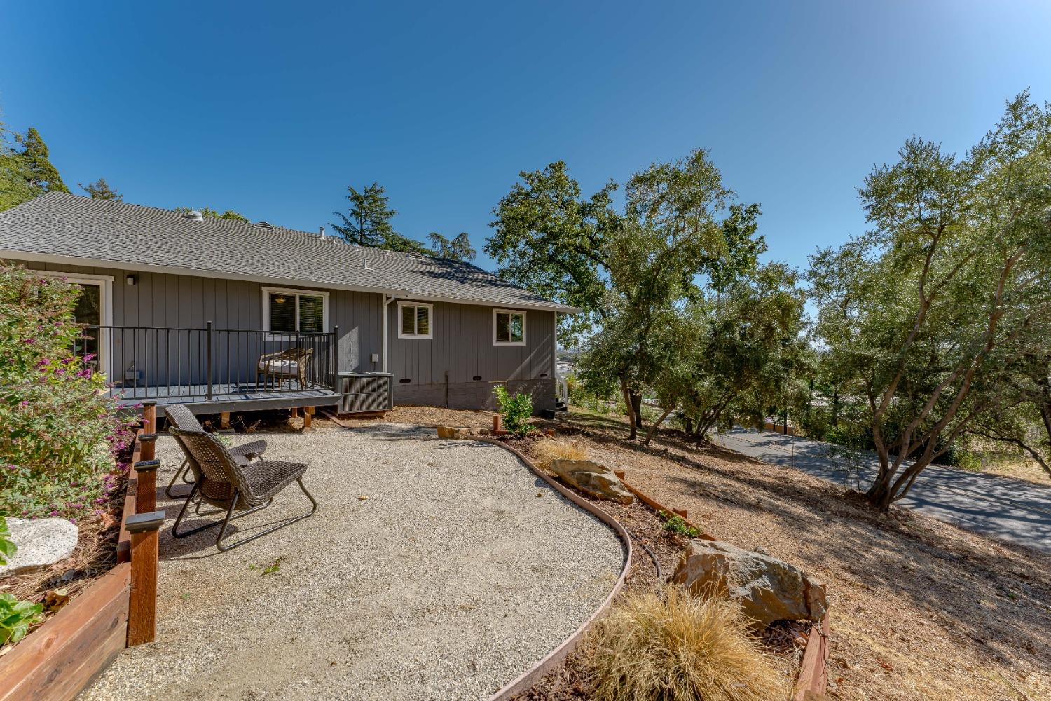 1215 Grove Court