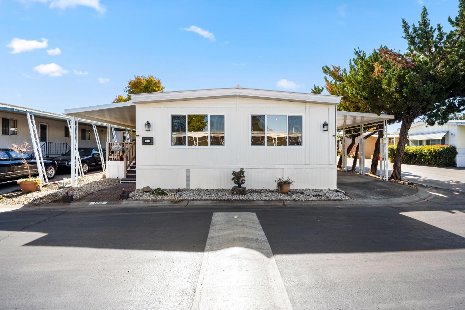 5040 Jackson Street 173