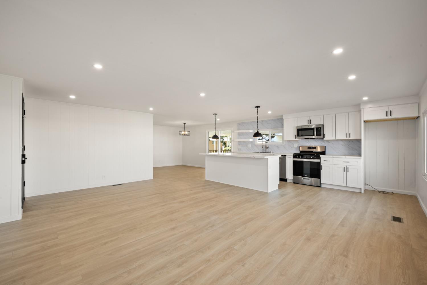 5040 Jackson Street 173