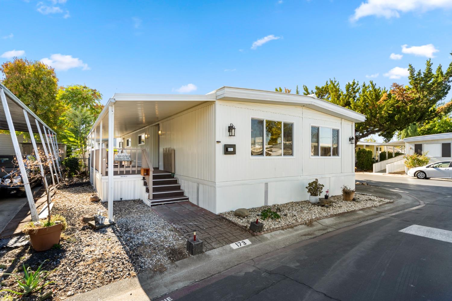 5040 Jackson Street 173