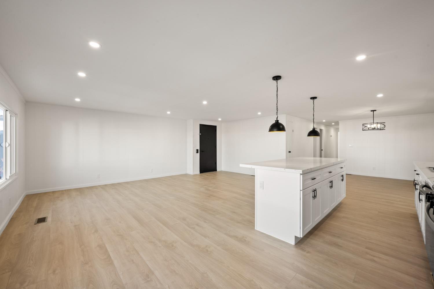 5040 Jackson Street 173