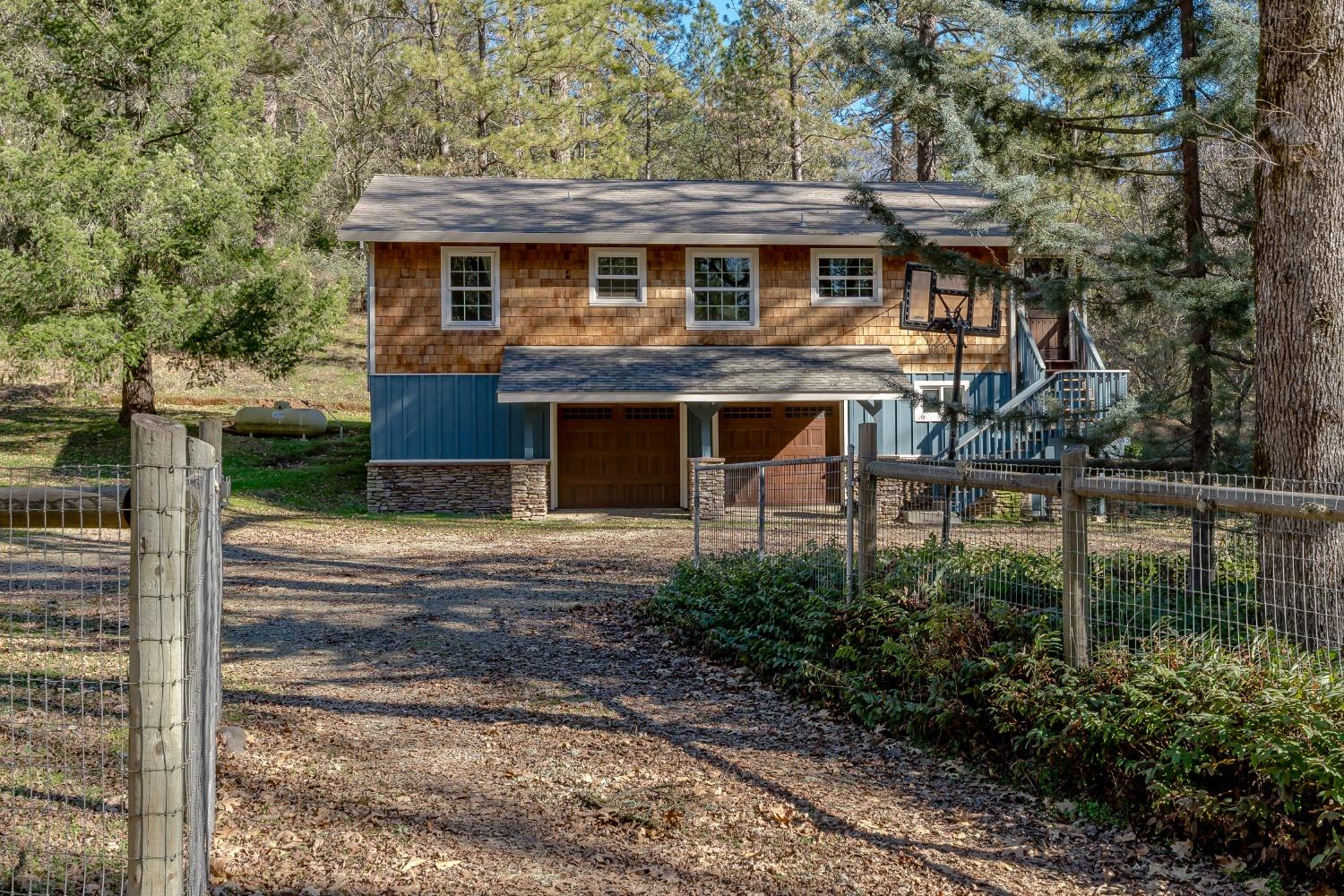 1860 Combie Road