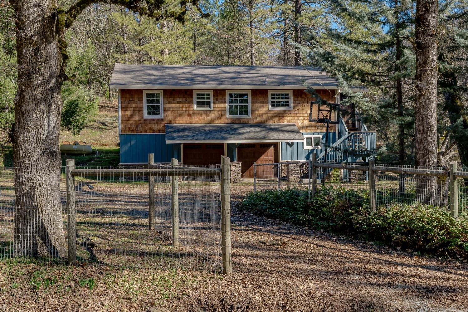 1860 Combie Road
