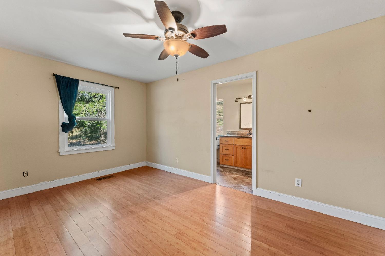 1860 Combie Road