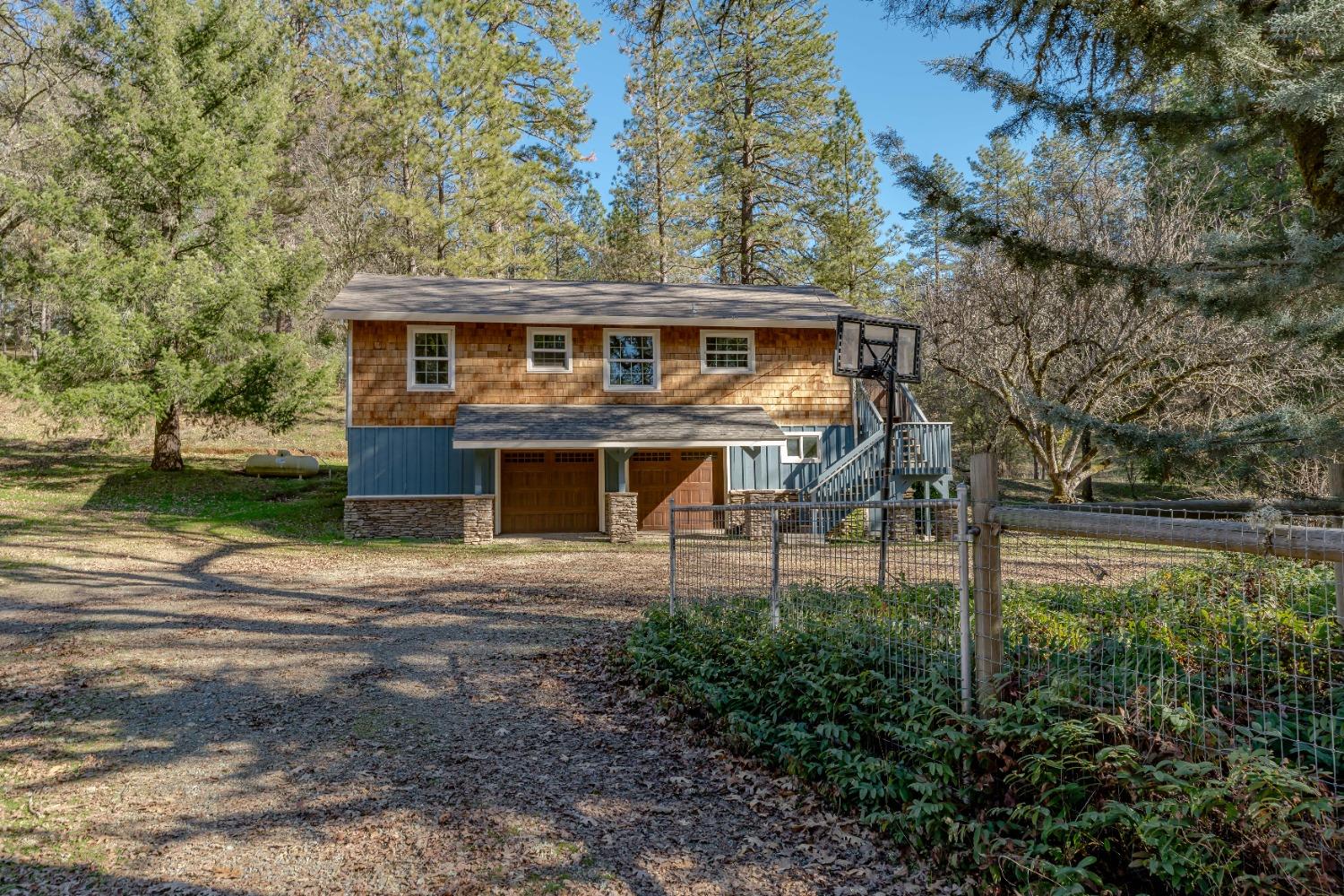 1860 Combie Road