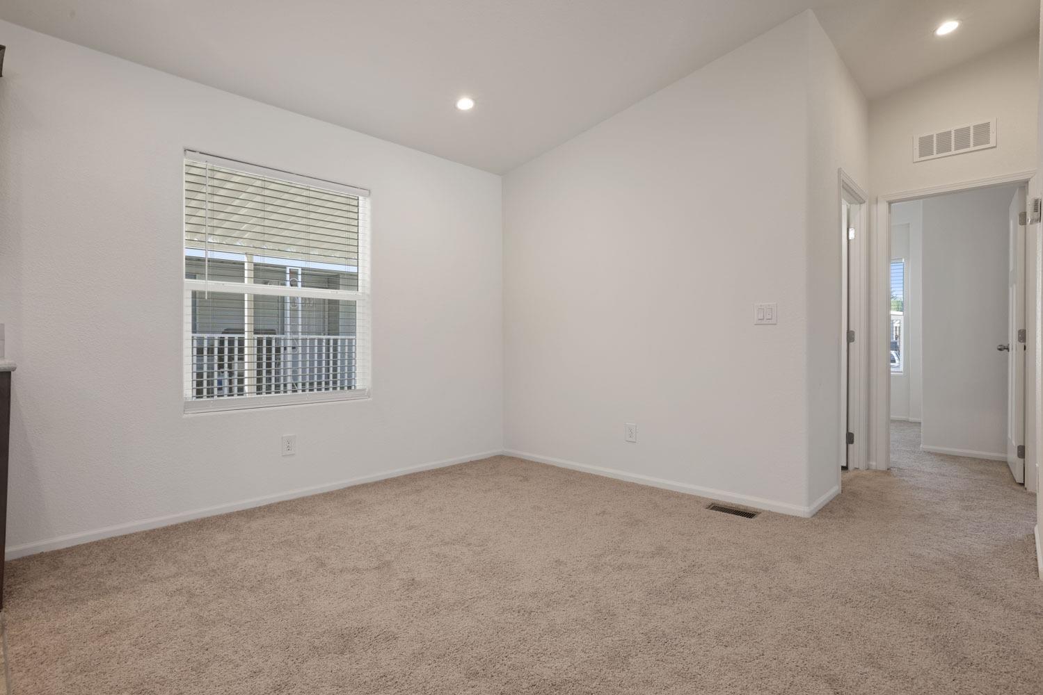 5040 Jackson St 23