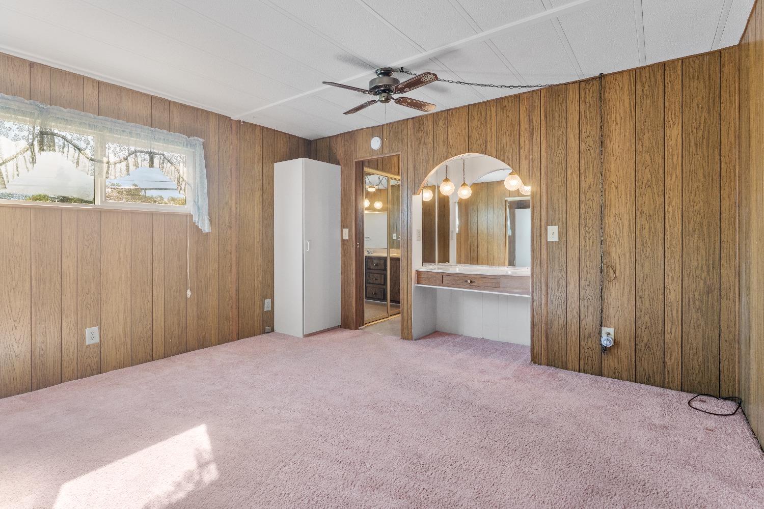 5040 Jackson St 44