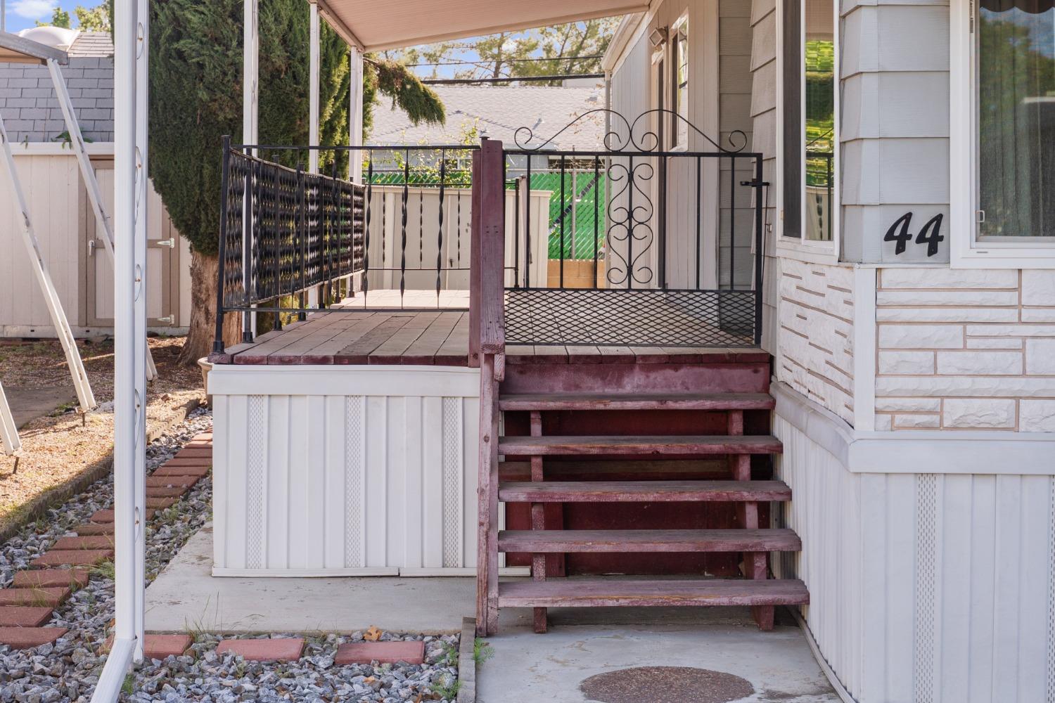 5040 Jackson St 44