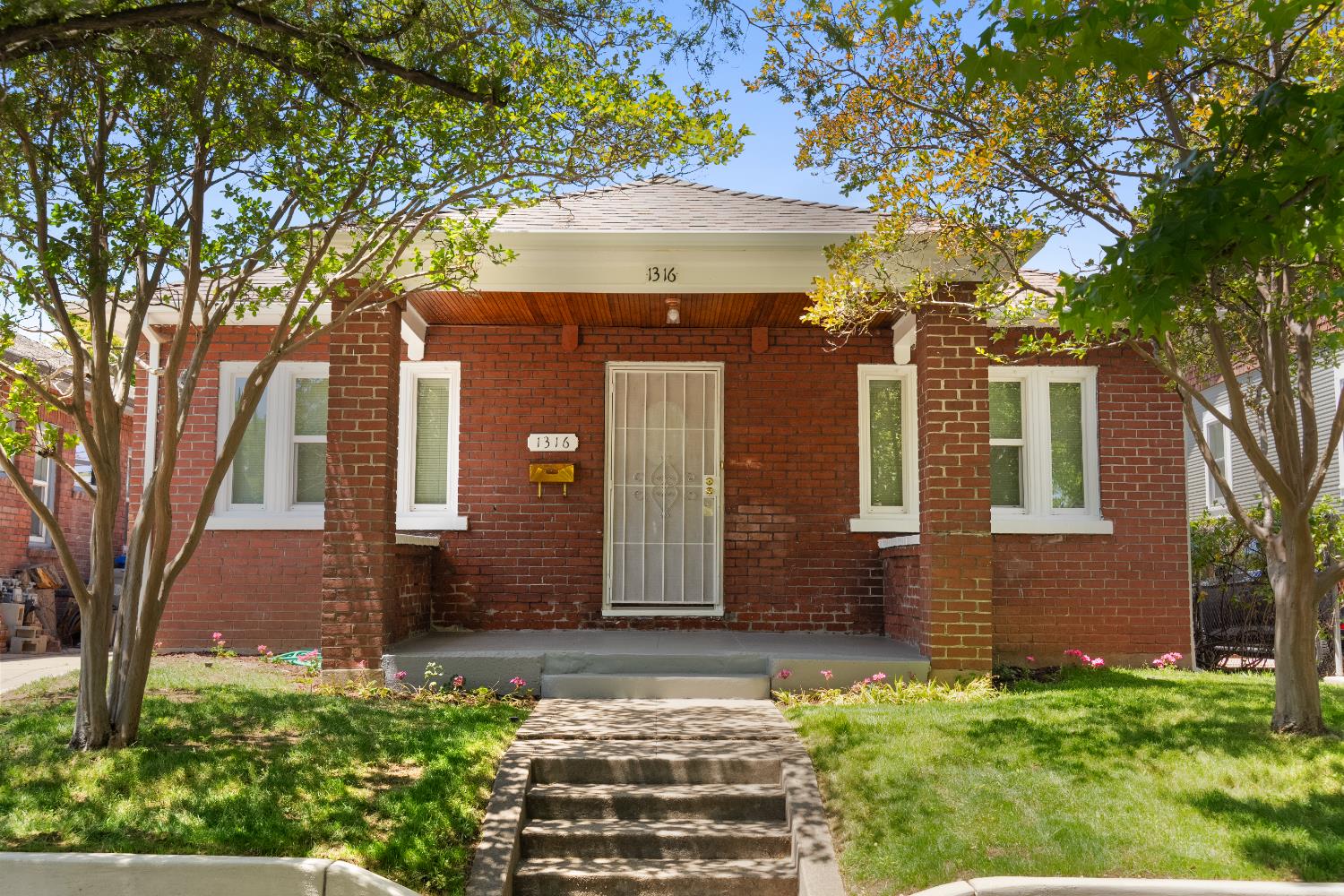 1316 33rd Street
