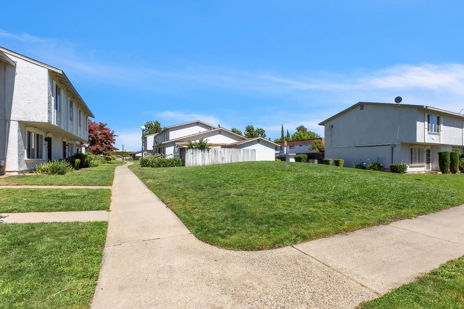 7700 La Mancha Way