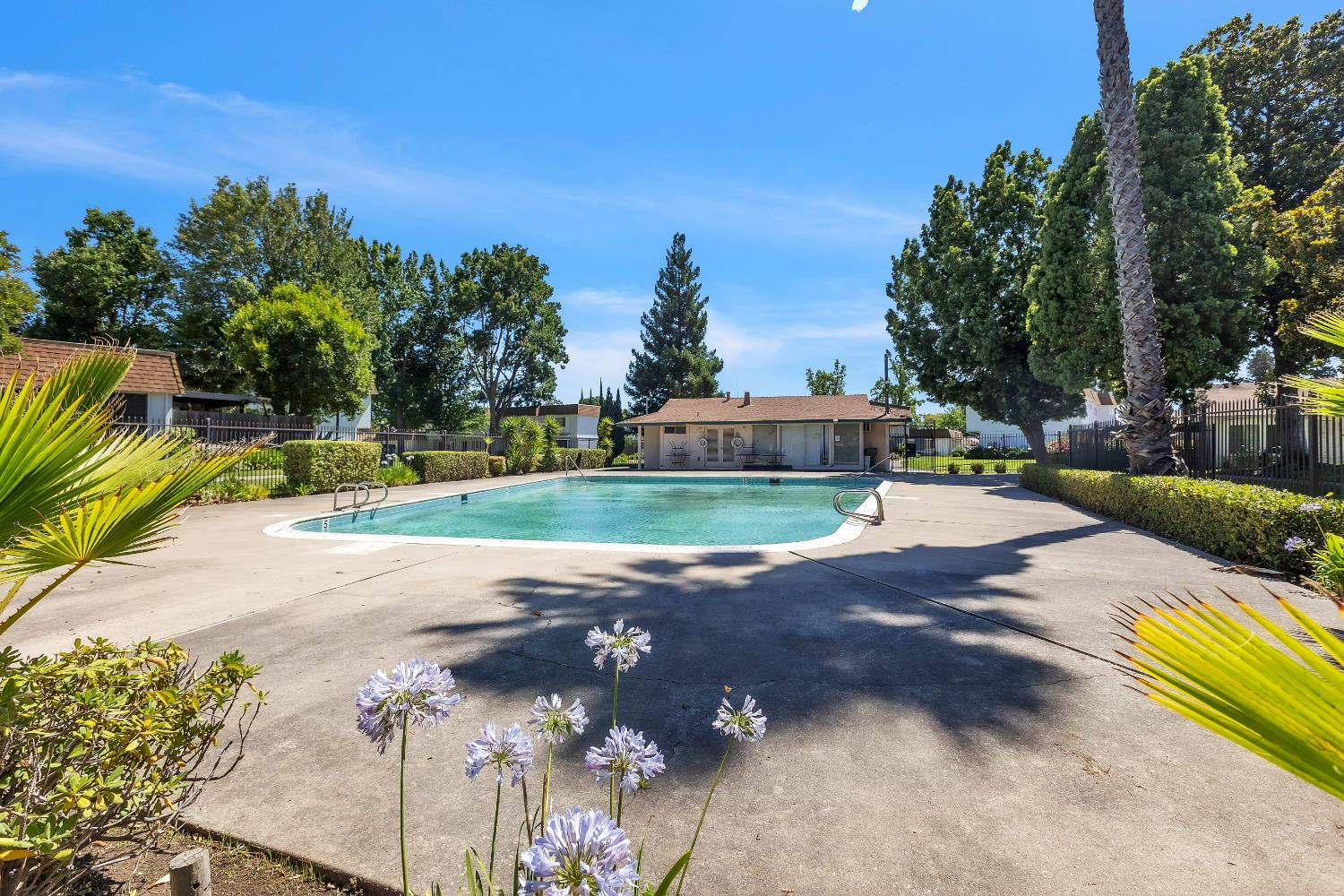 7700 La Mancha Way